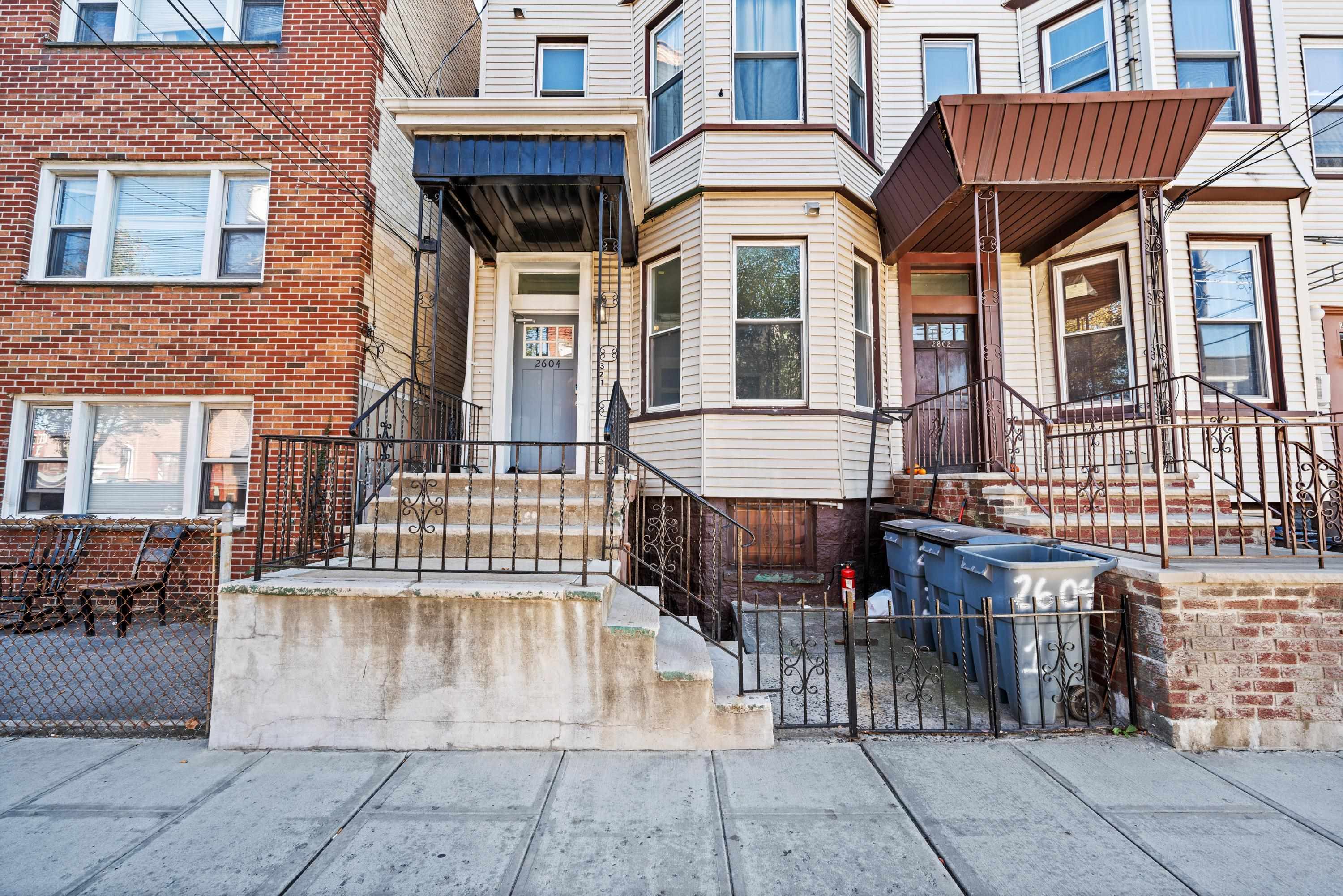 2604 NEW YORK AVE Unit: 1