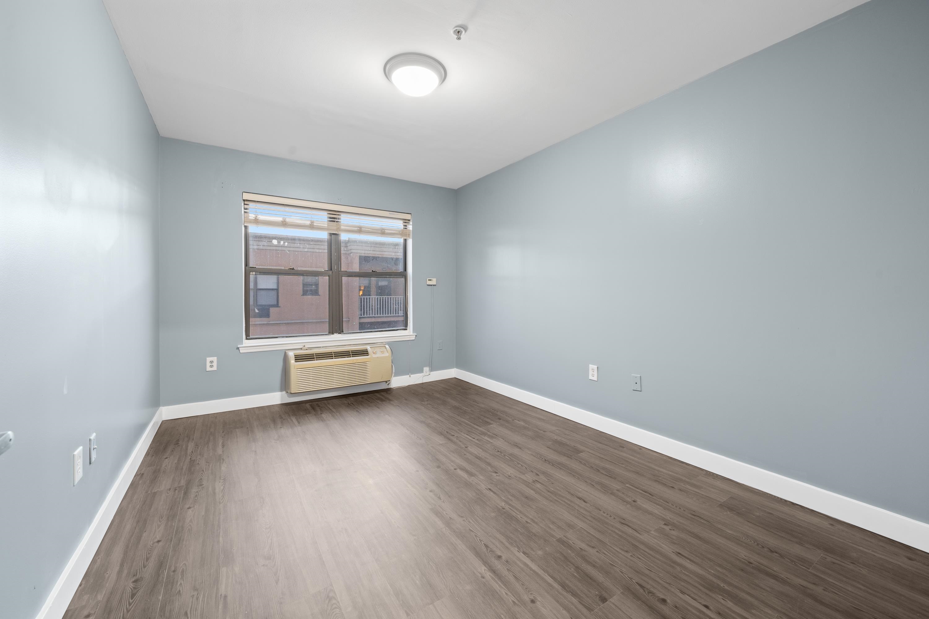 8915 BERGENWOOD AVE Unit: 47