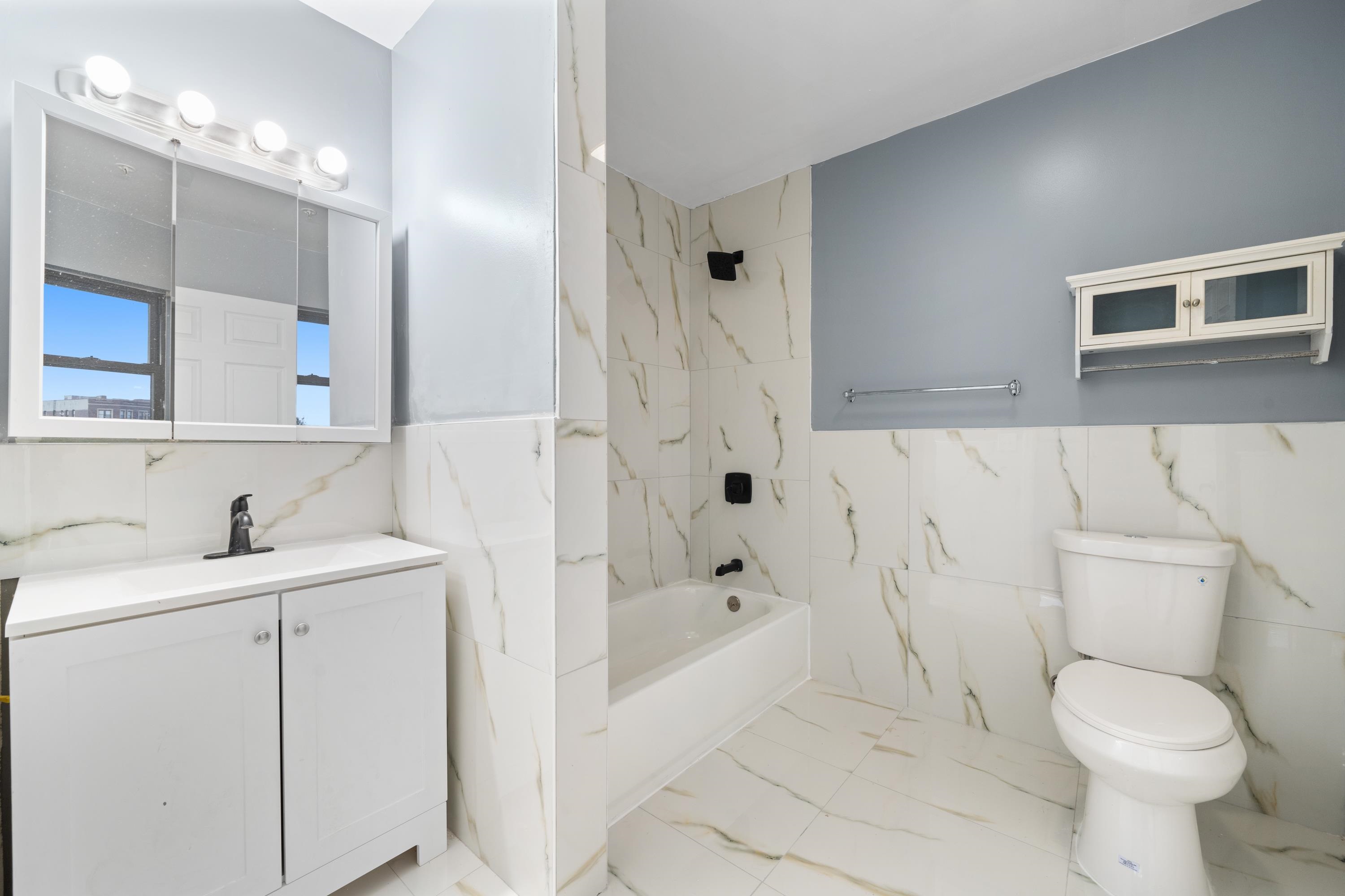 8915 BERGENWOOD AVE Unit: 47