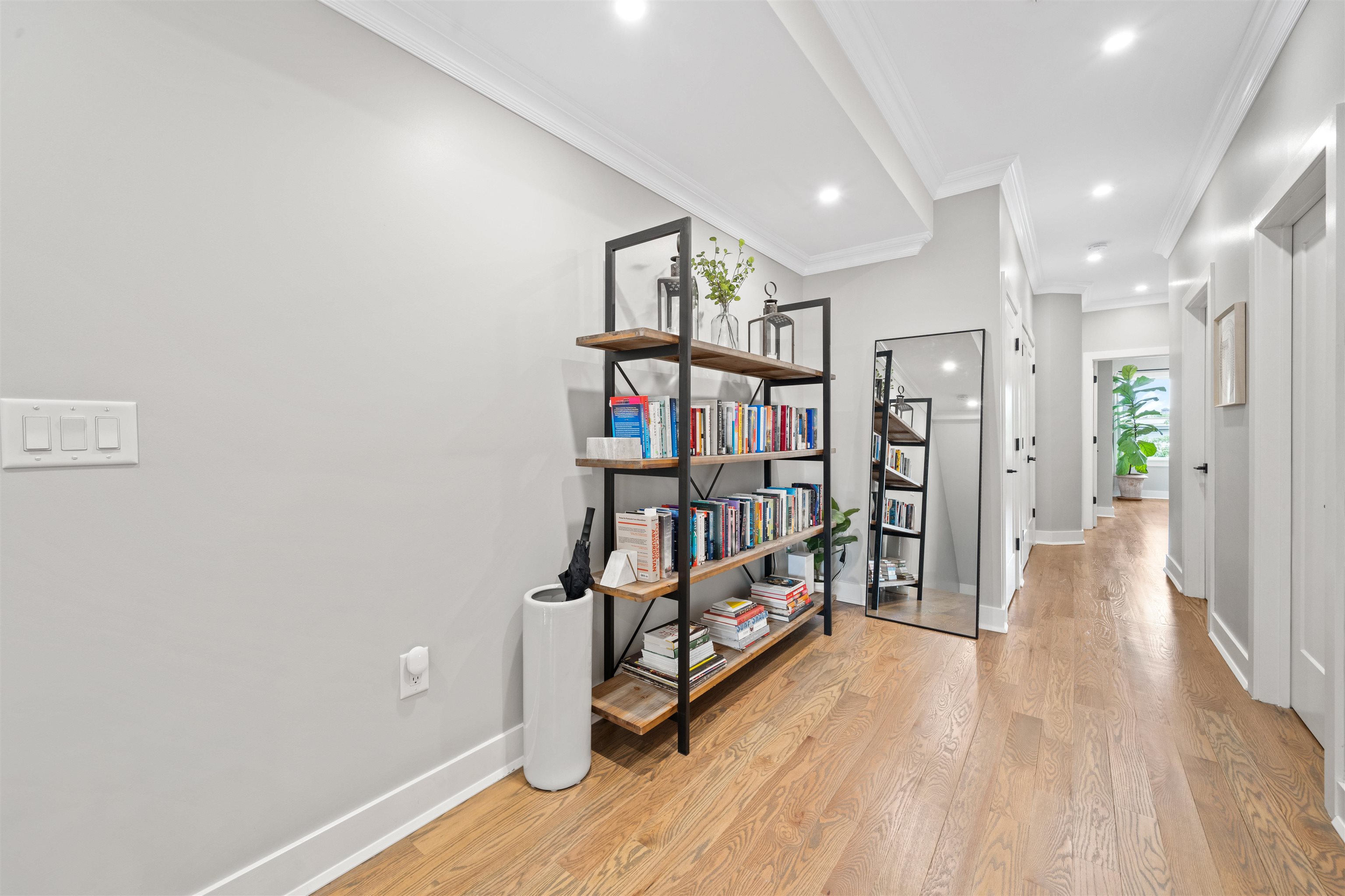 204 BOWERS ST Unit: 2
