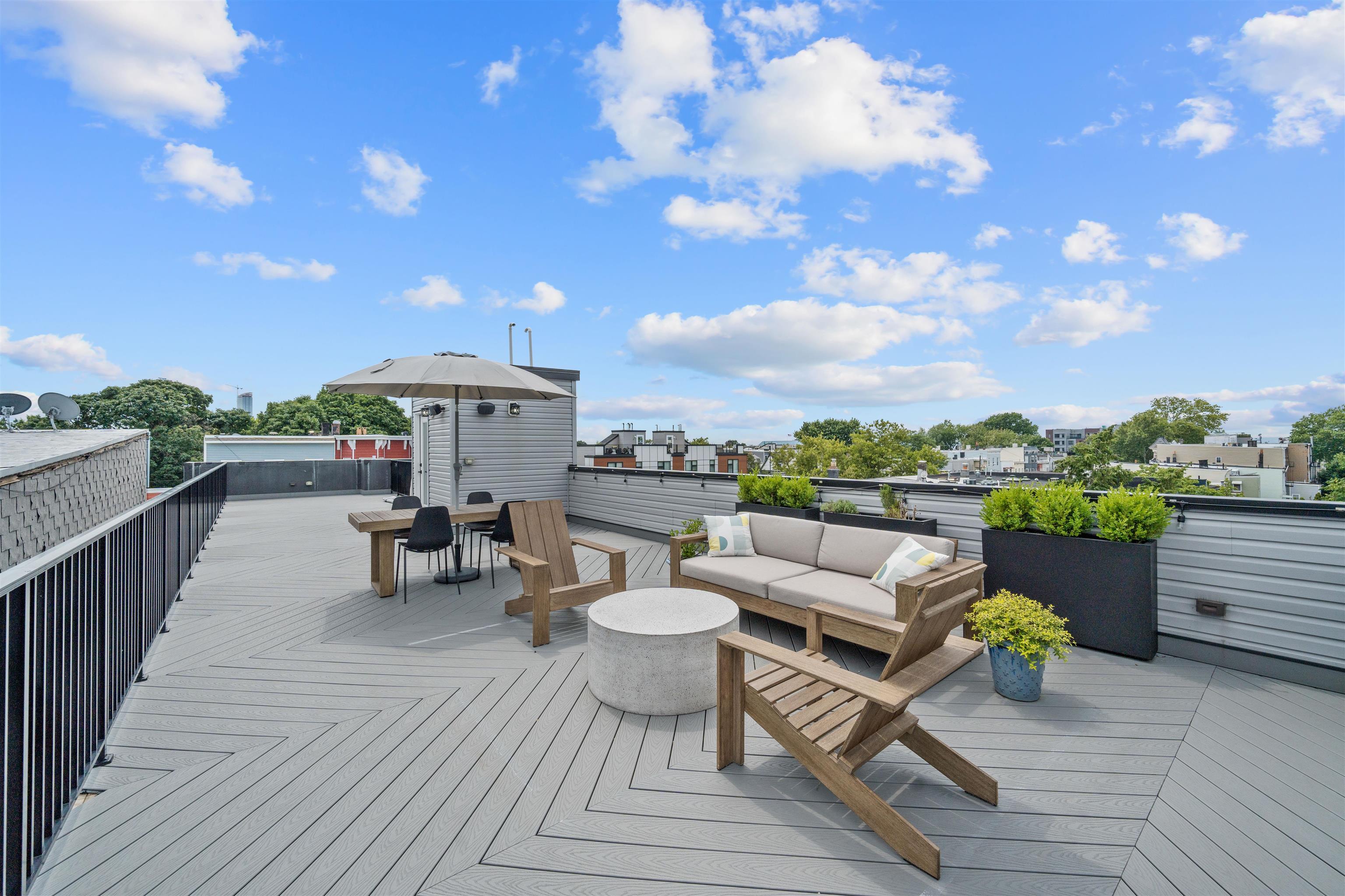 204 BOWERS ST Unit: 2