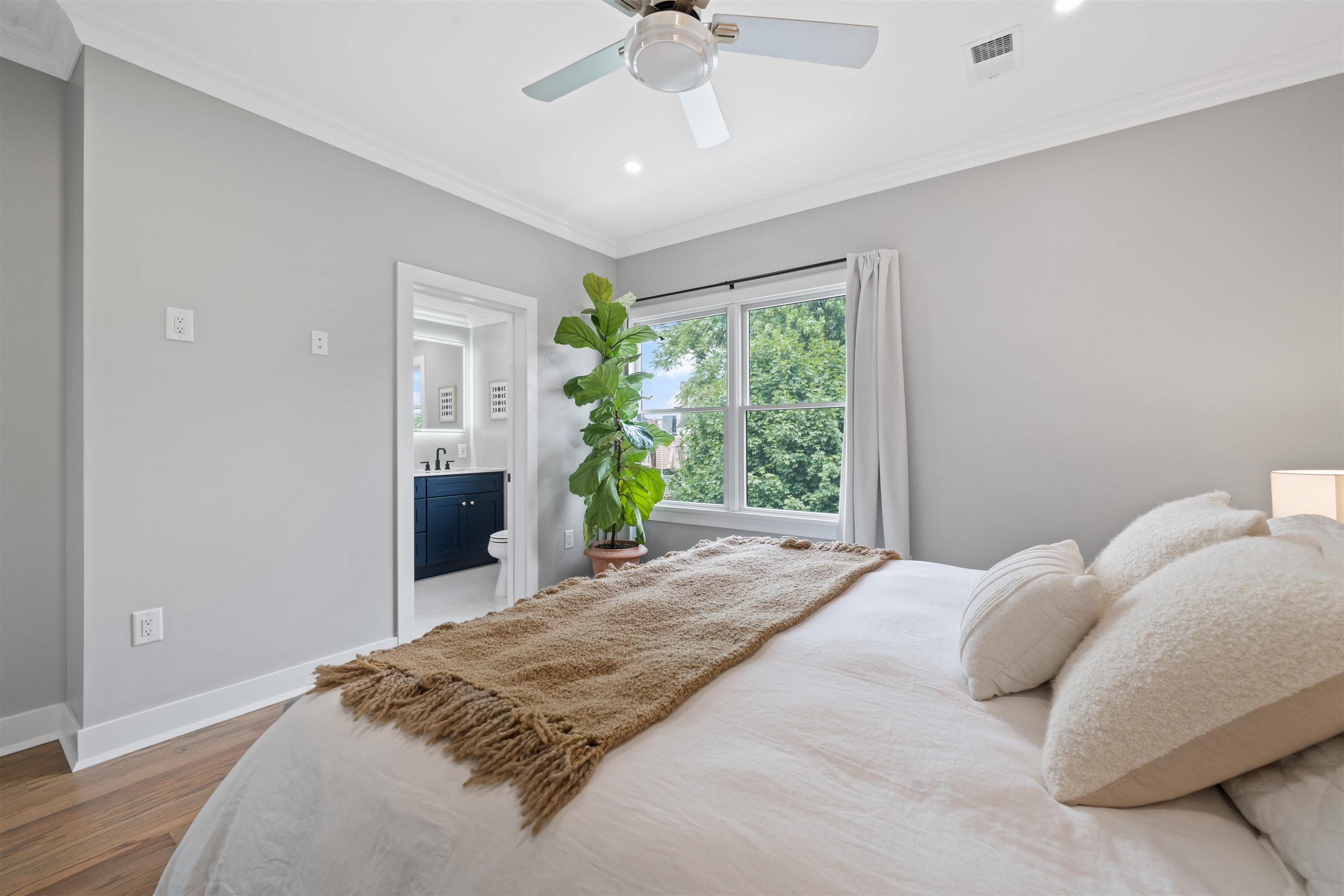 204 BOWERS ST Unit: 2