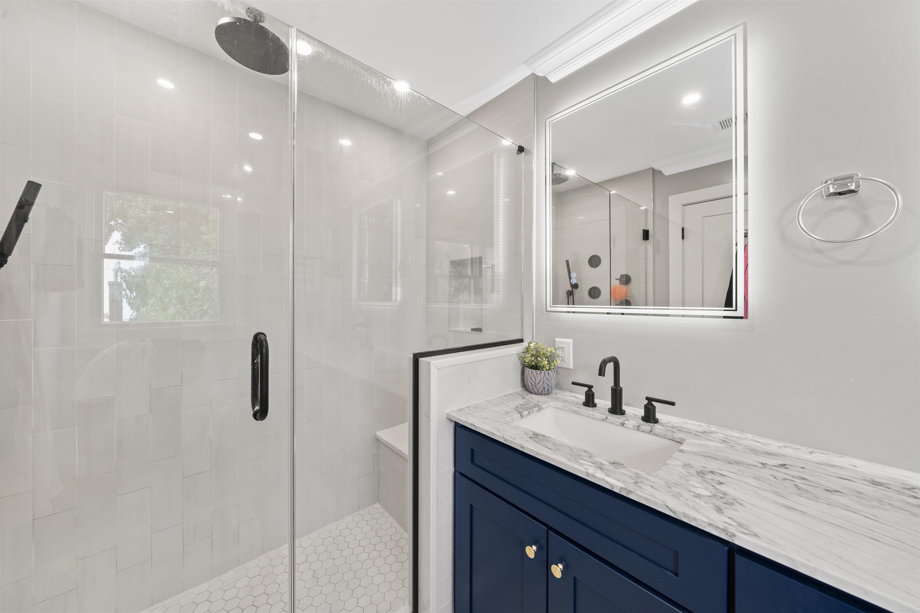 204 BOWERS ST Unit: 2