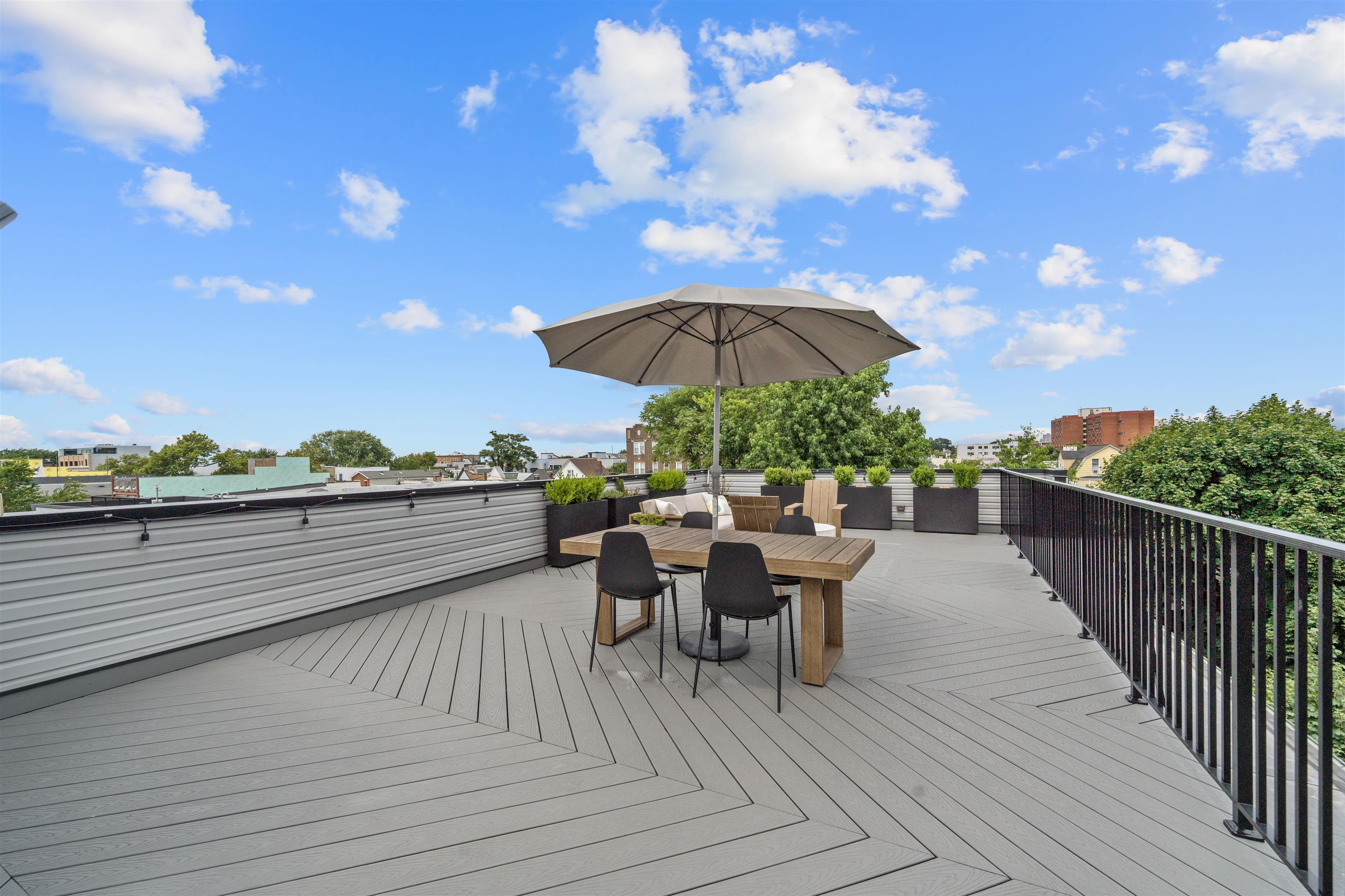 204 BOWERS ST Unit: 2