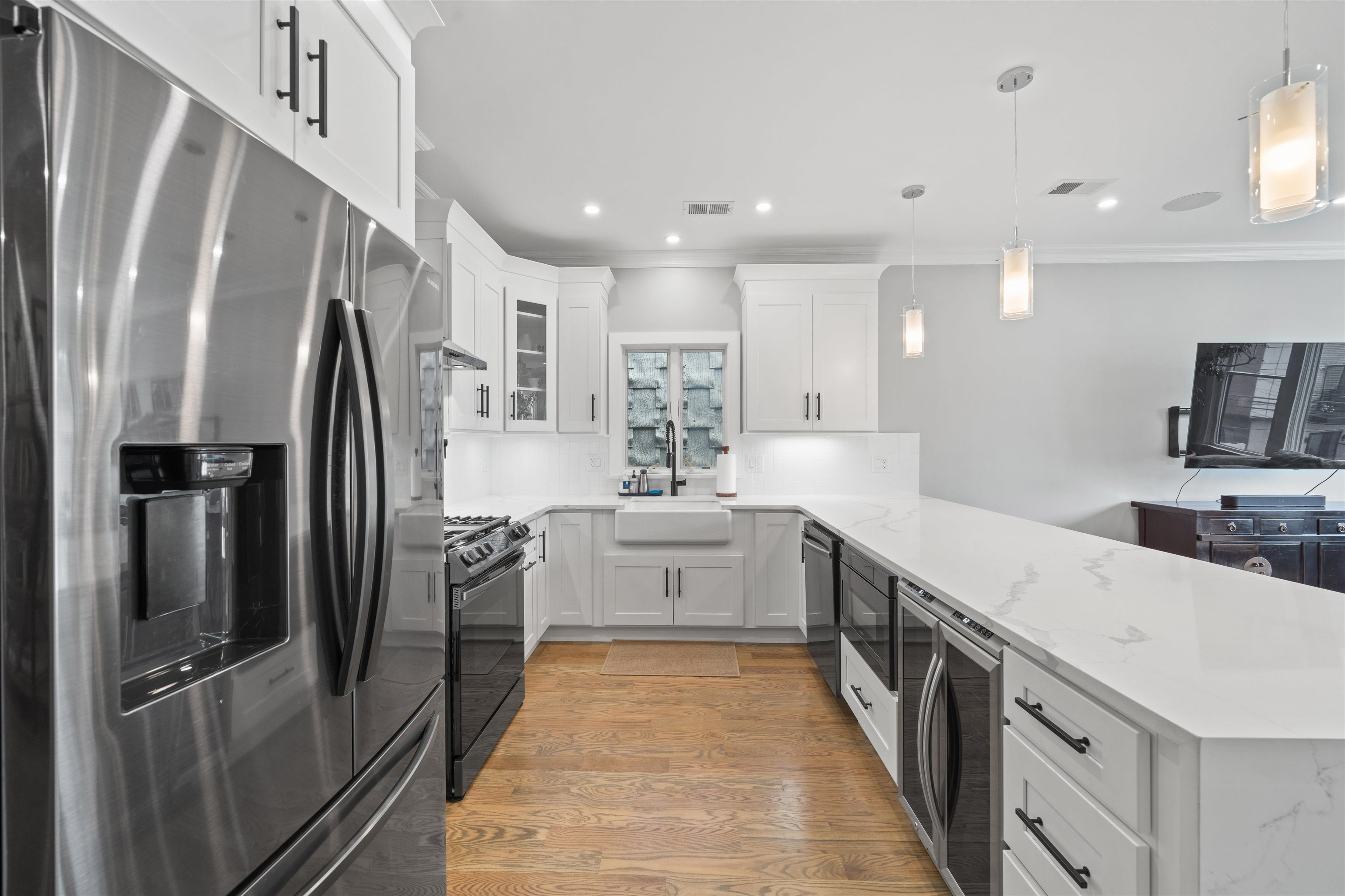 204 BOWERS ST Unit: 2