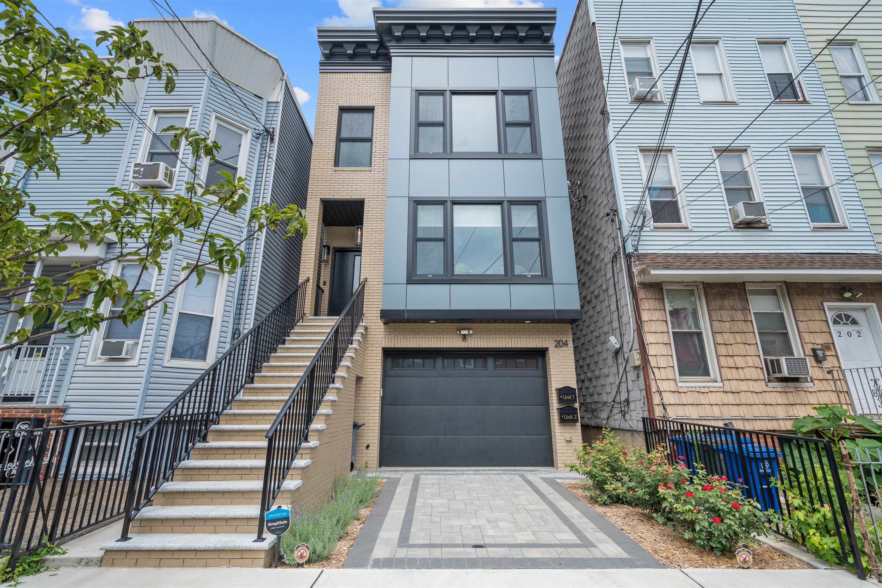 204 BOWERS ST Unit: 2