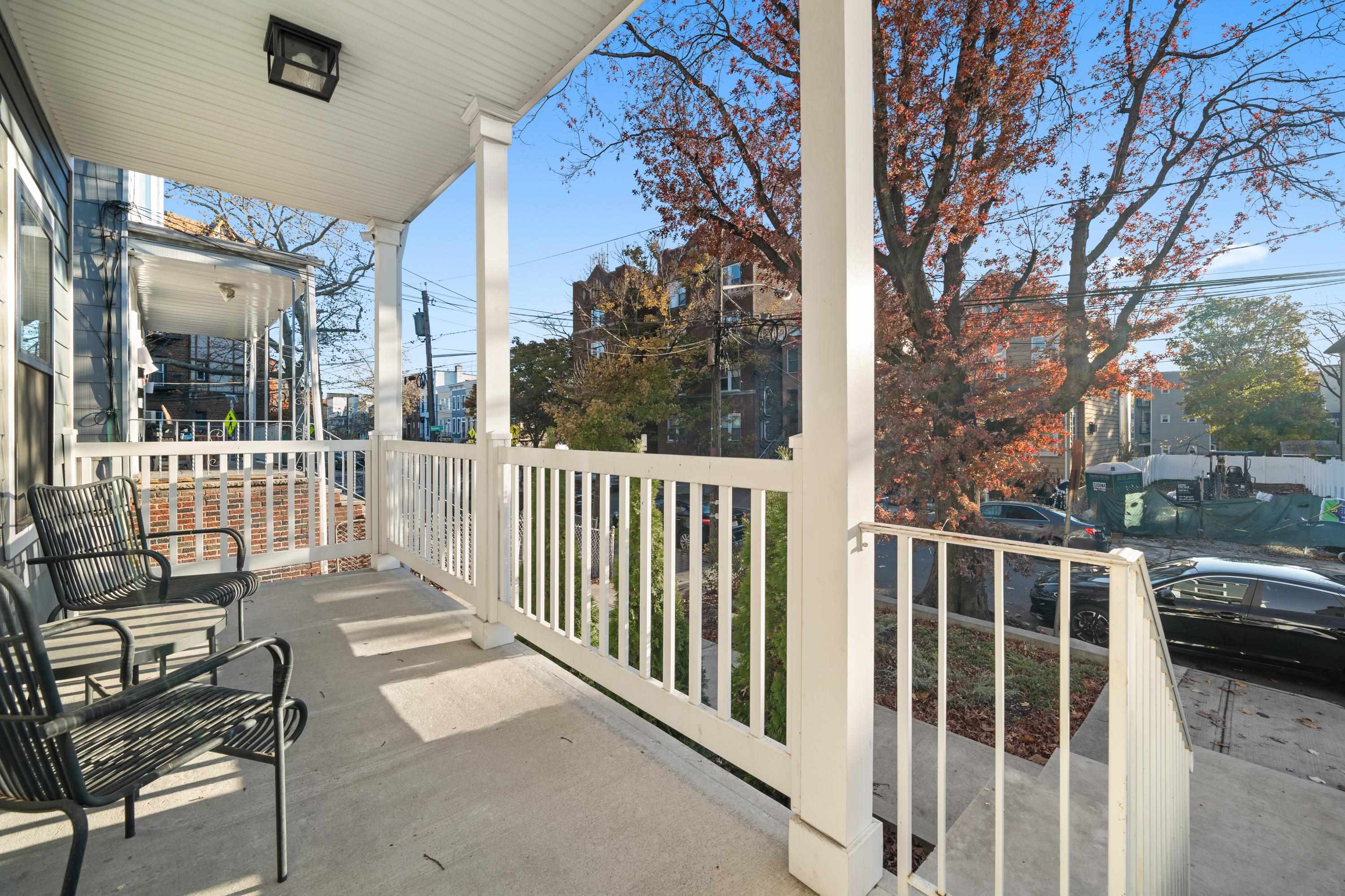 58 WAVERLY ST Unit: 2