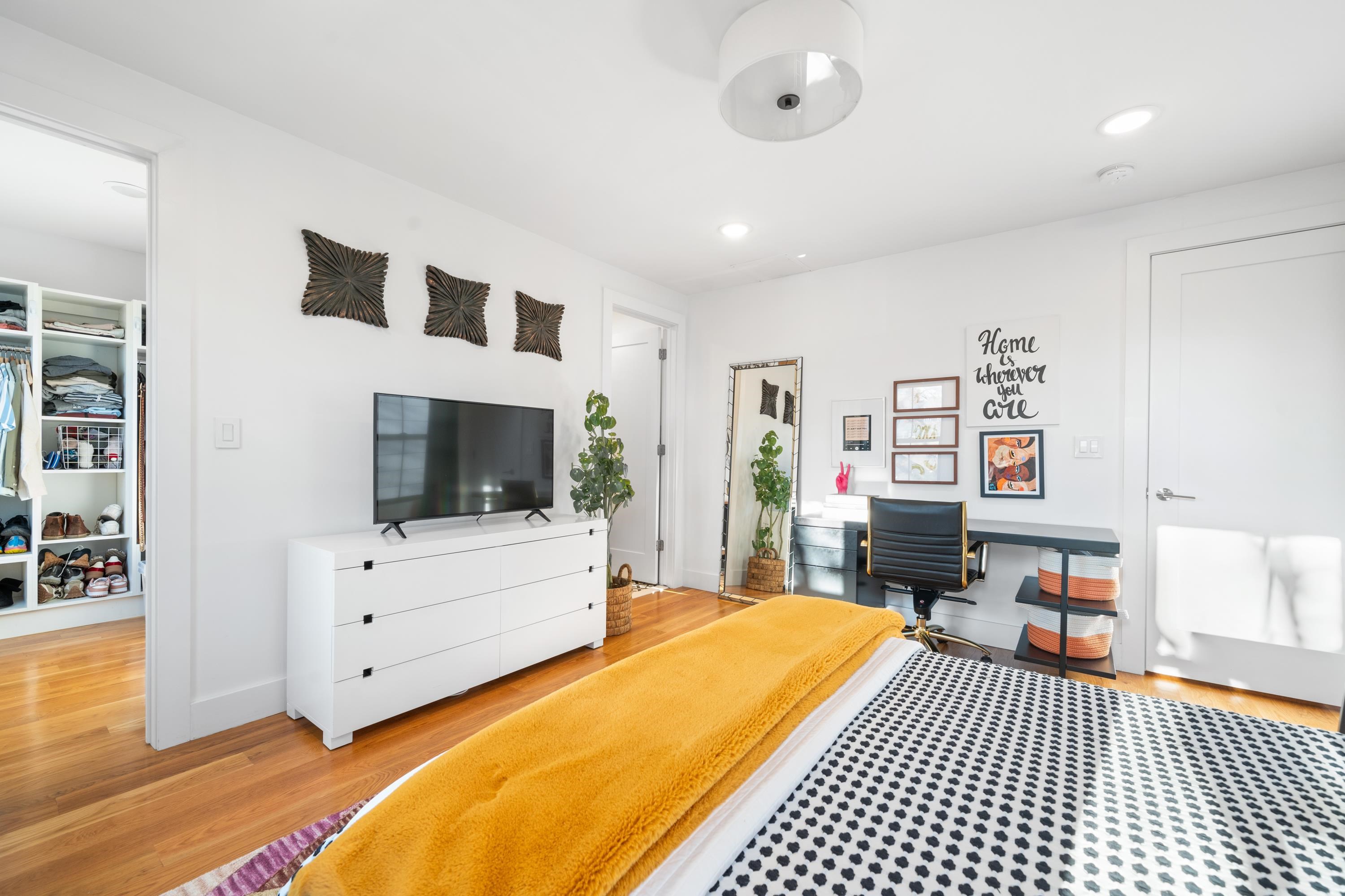 58 WAVERLY ST Unit: 2