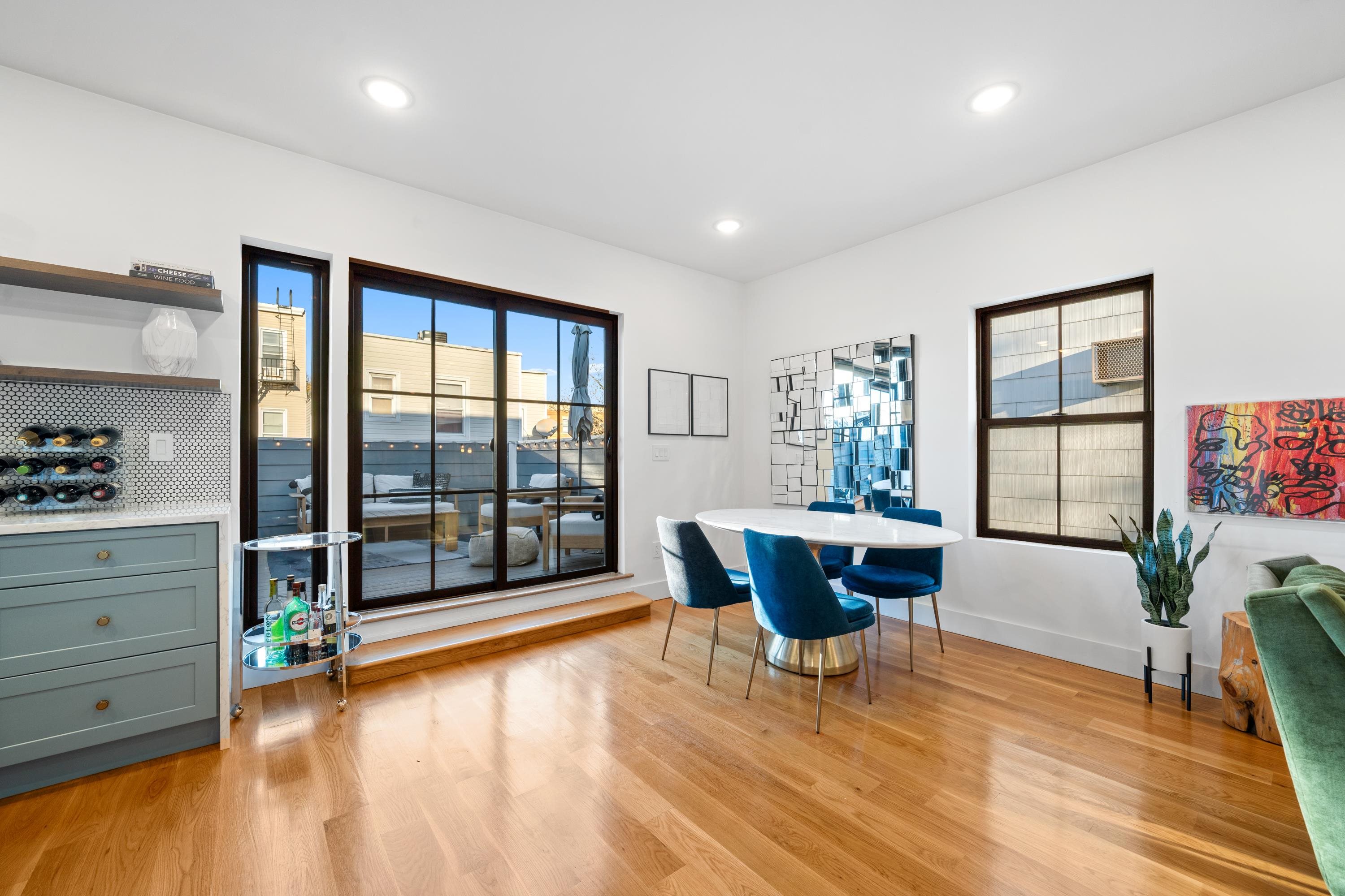 58 WAVERLY ST Unit: 2