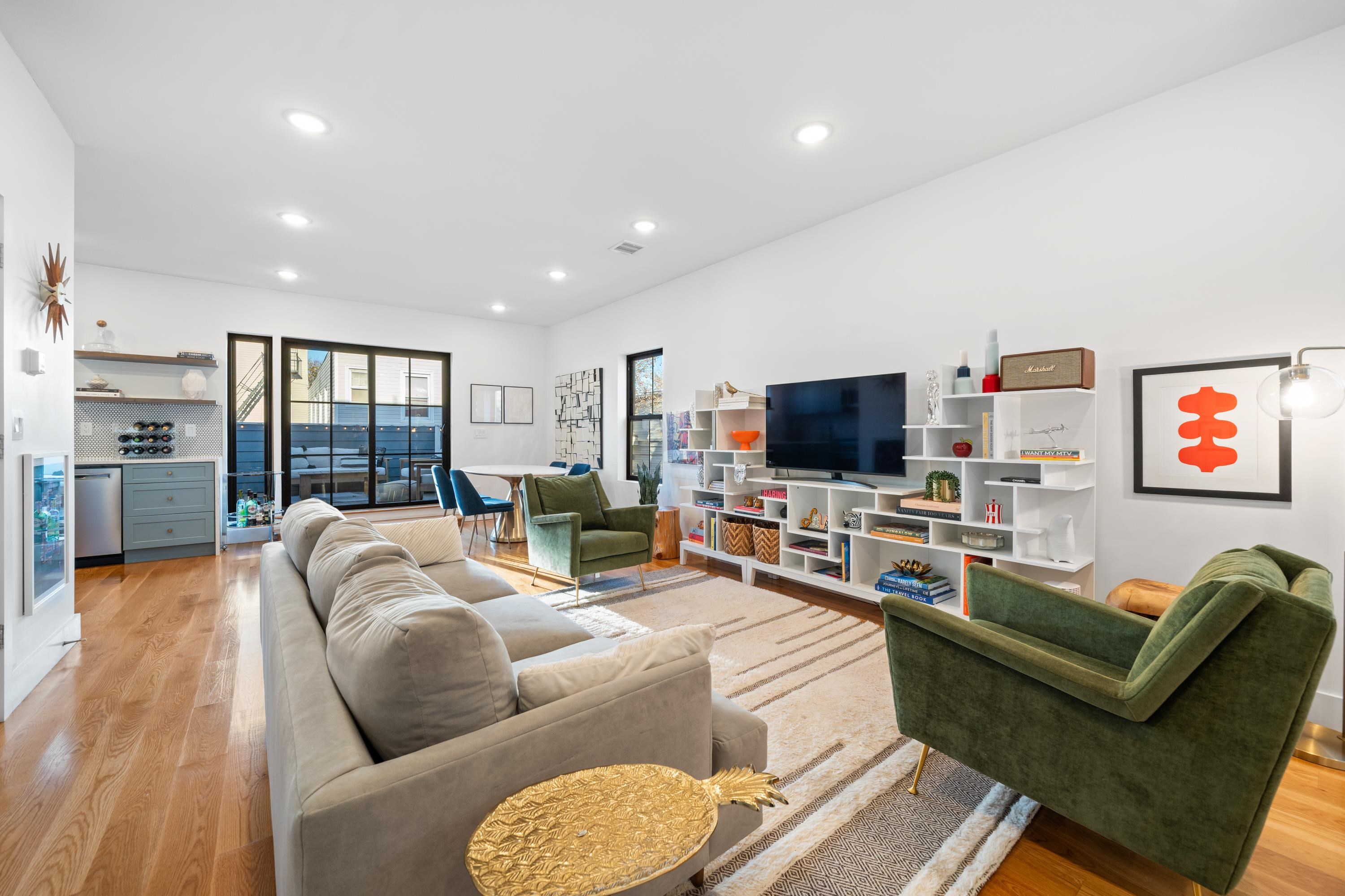58 WAVERLY ST Unit: 2