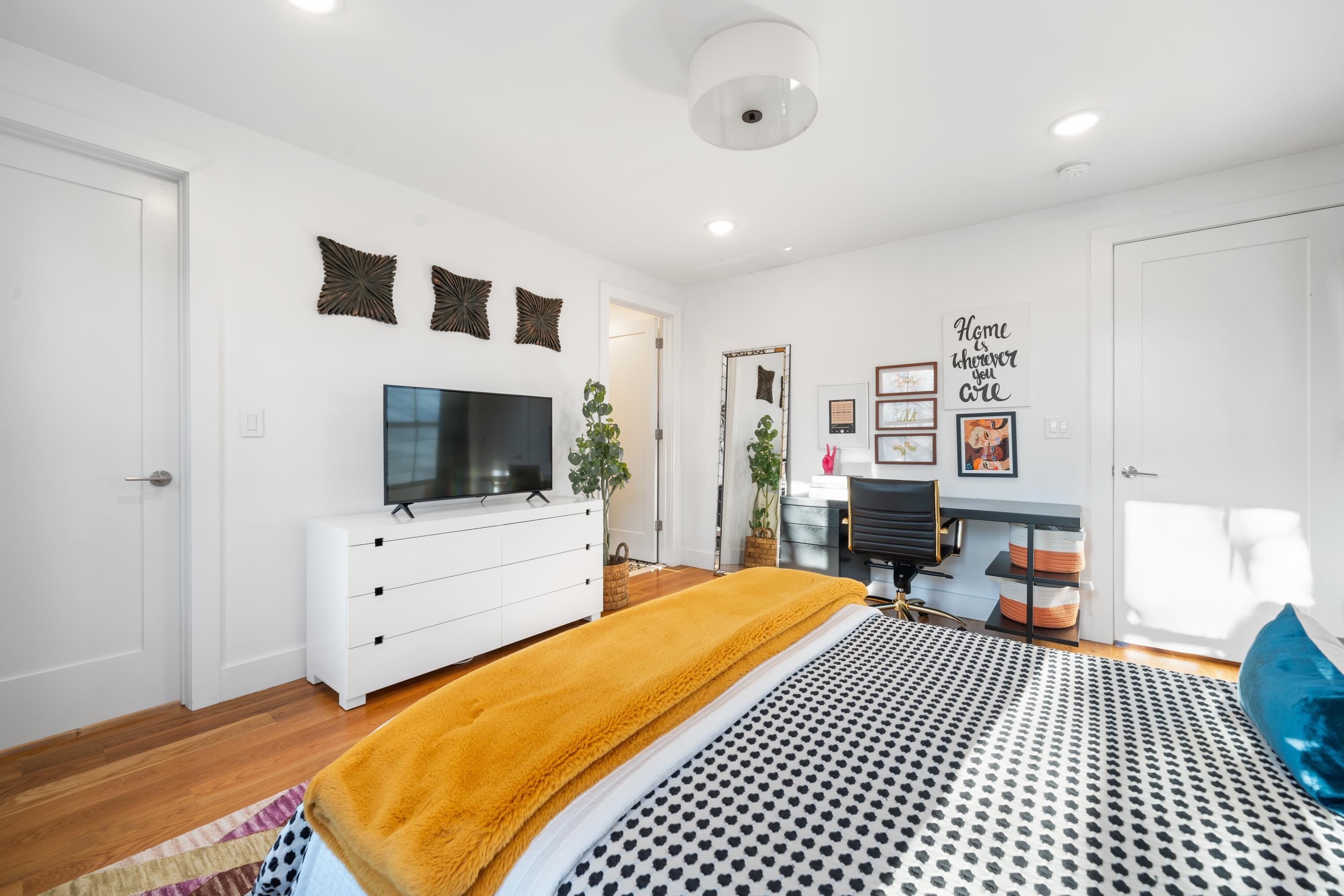 58 WAVERLY ST Unit: 2