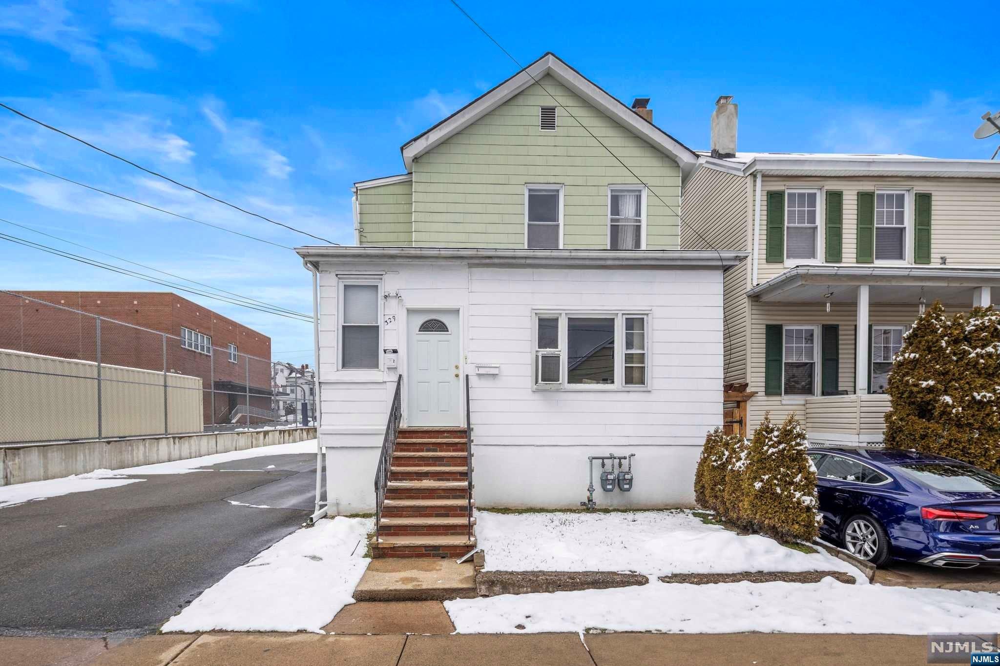 329 N 9th Street