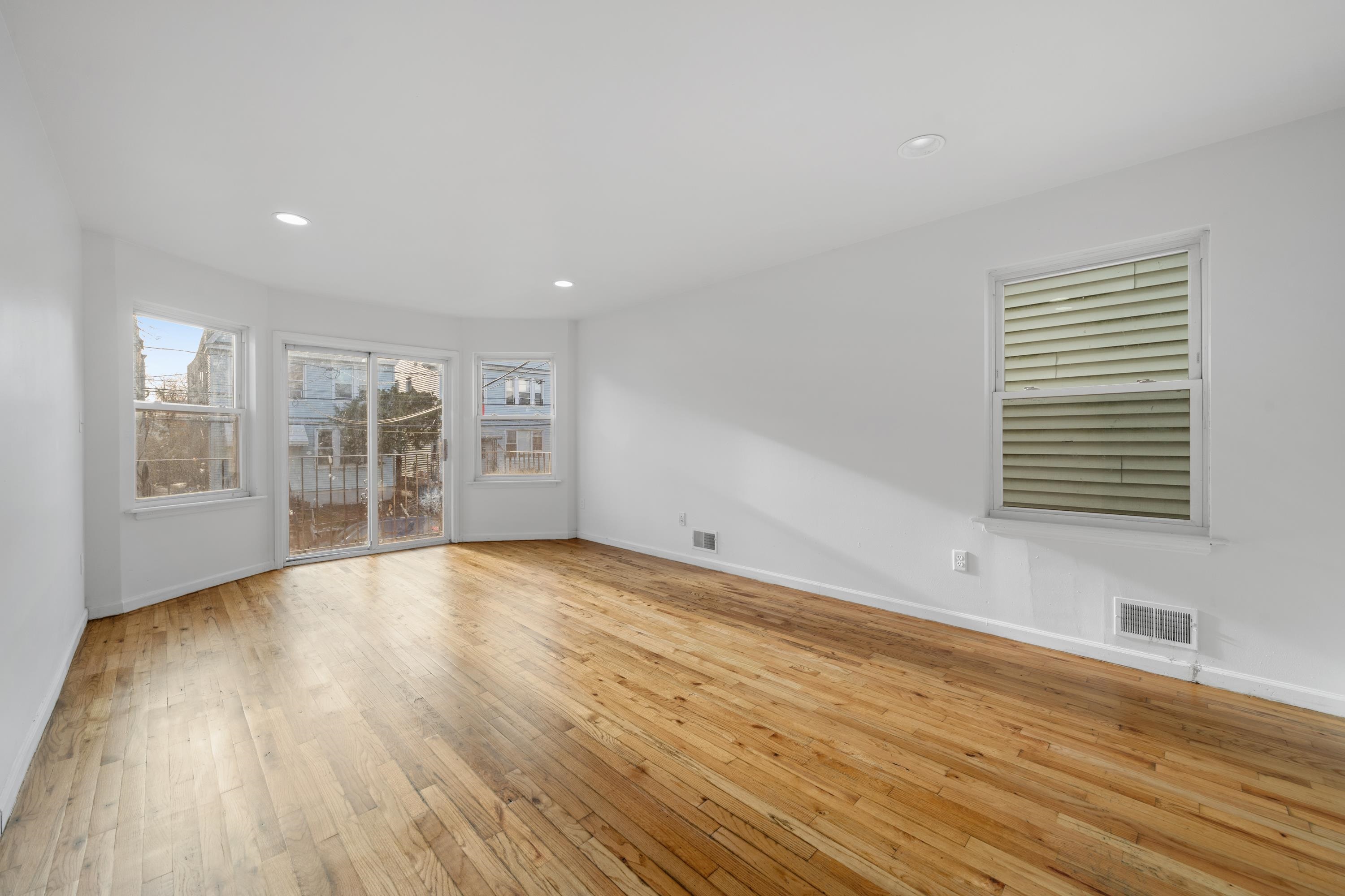 86 VAN NOSTRAND AVE