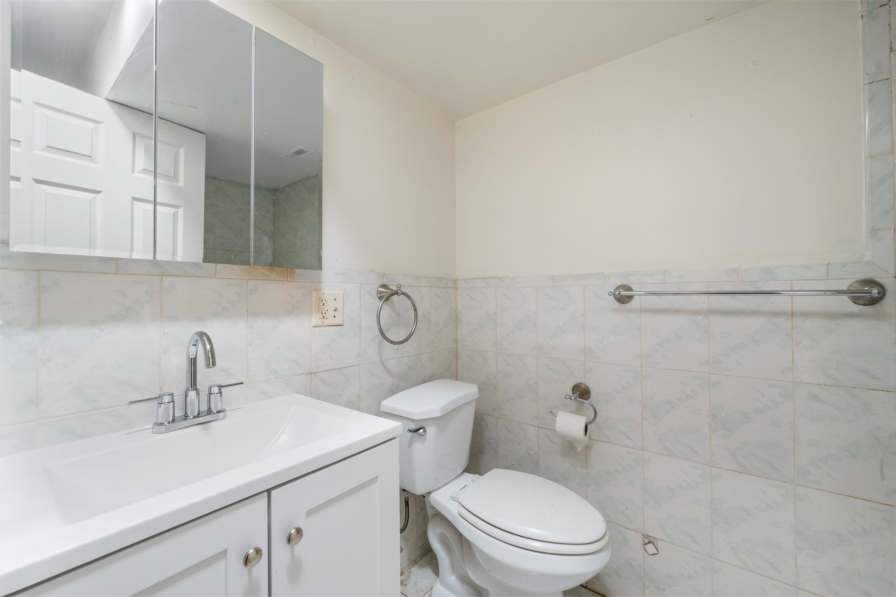 86 VAN NOSTRAND AVE