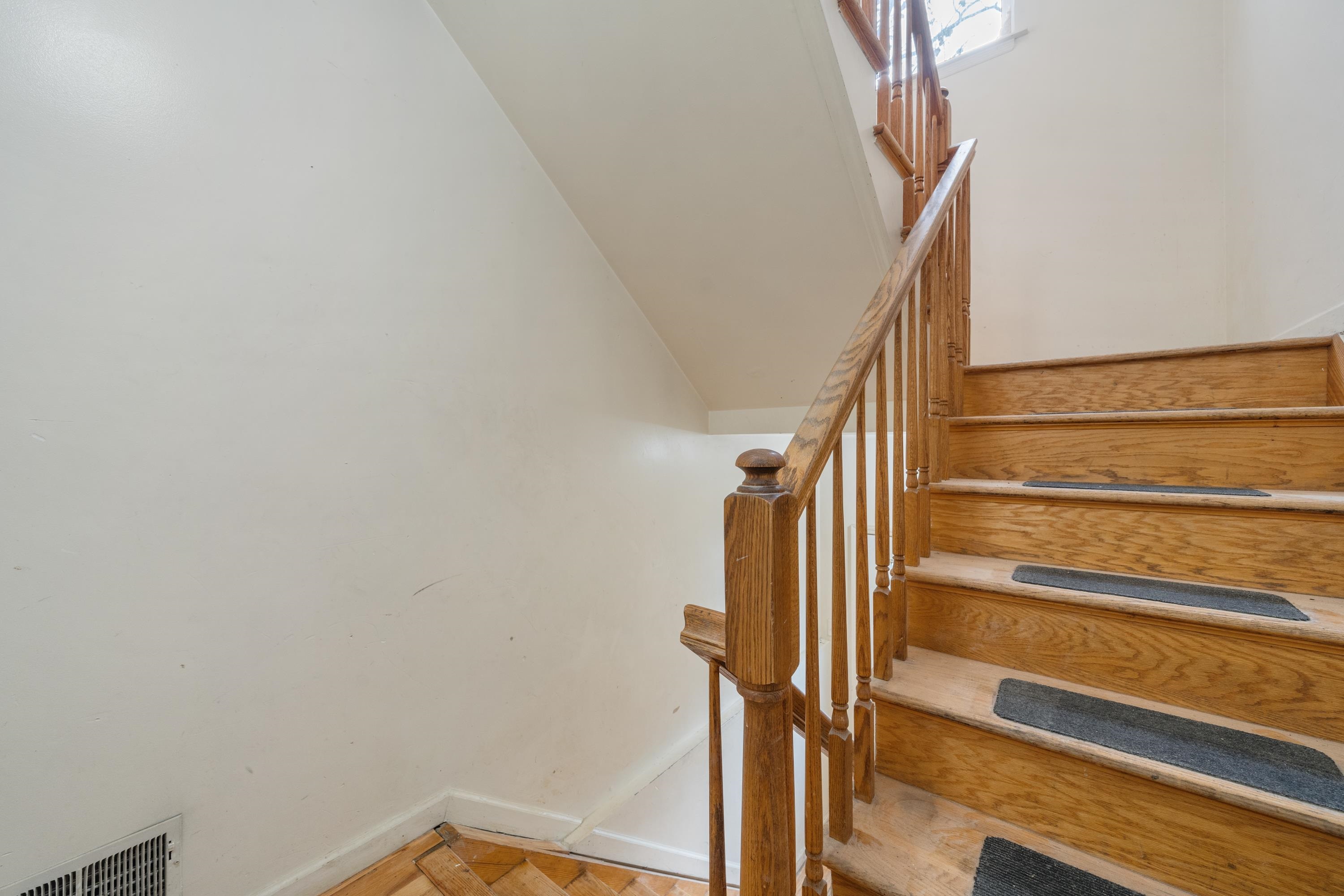 86 VAN NOSTRAND AVE