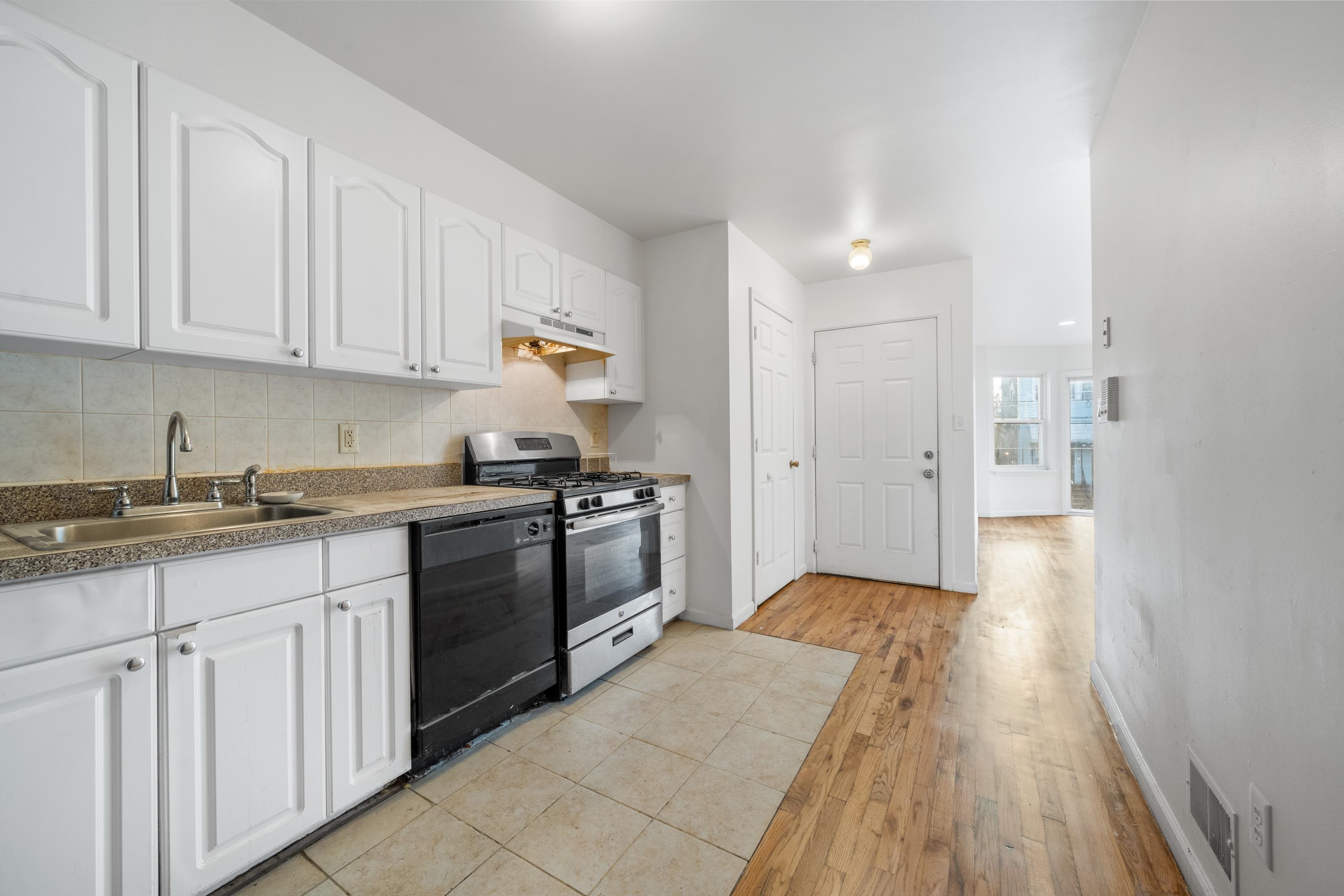 86 VAN NOSTRAND AVE