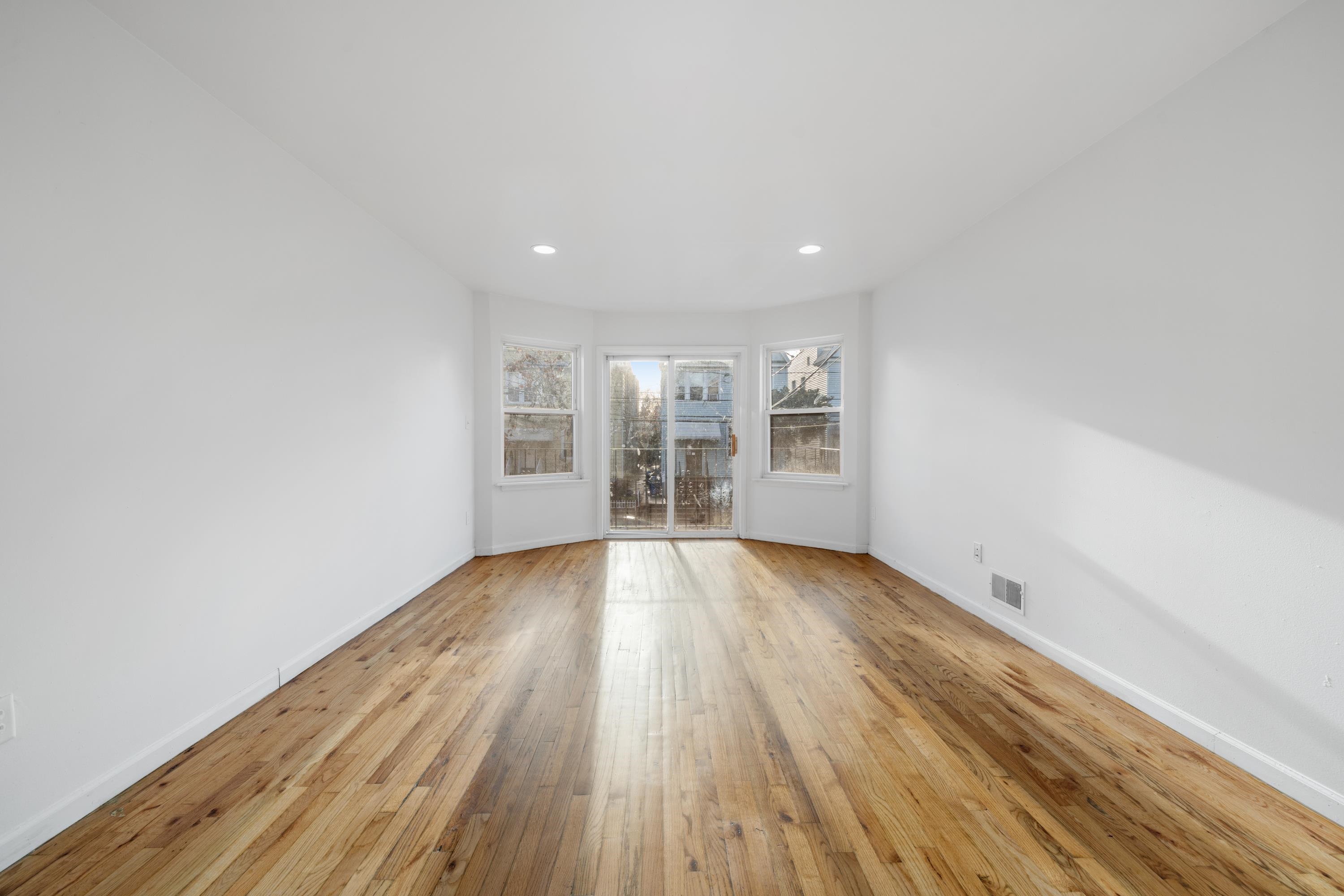 86 VAN NOSTRAND AVE