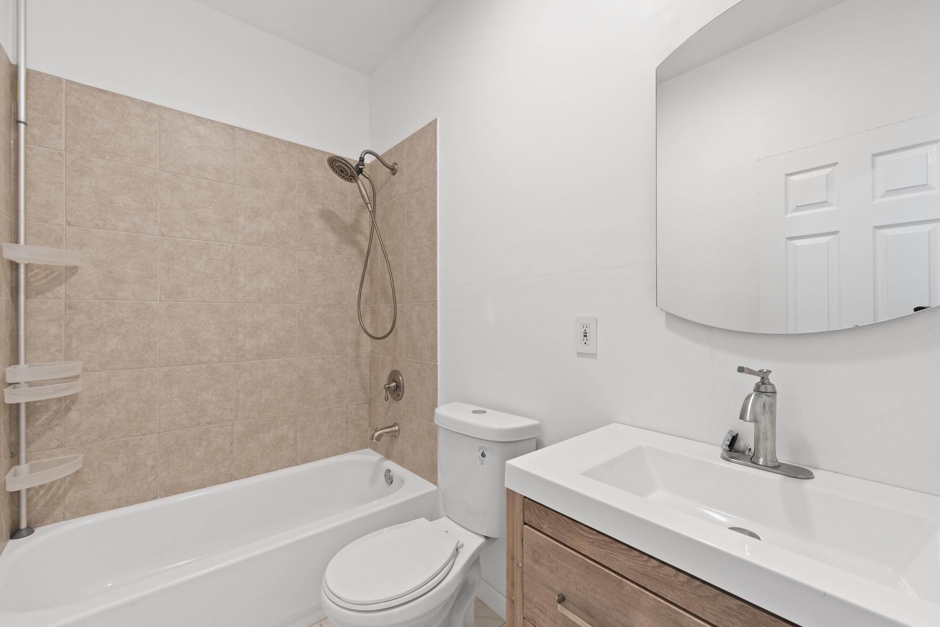 231 BRUNSWICK ST Unit: 1
