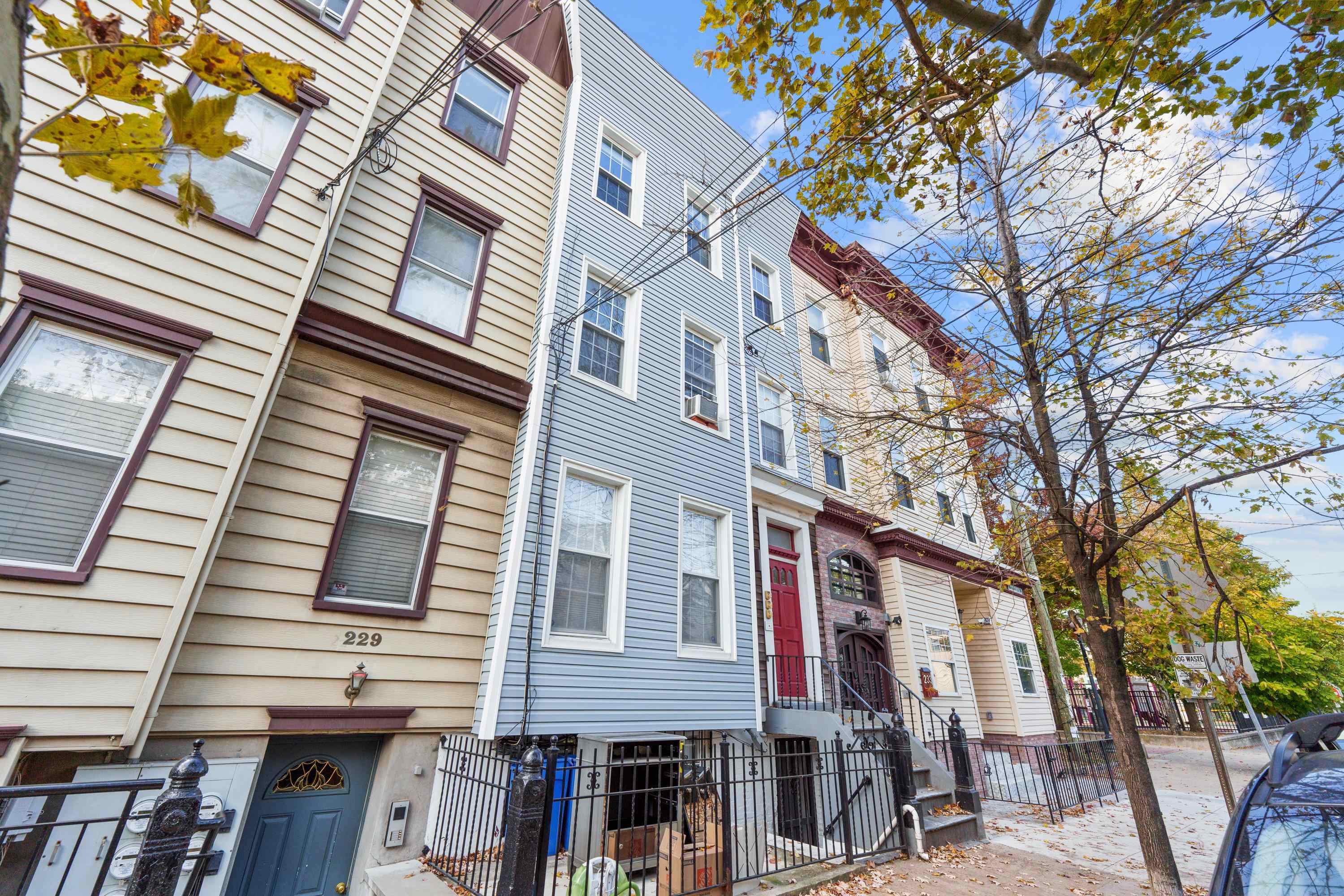 231 BRUNSWICK ST Unit: 1