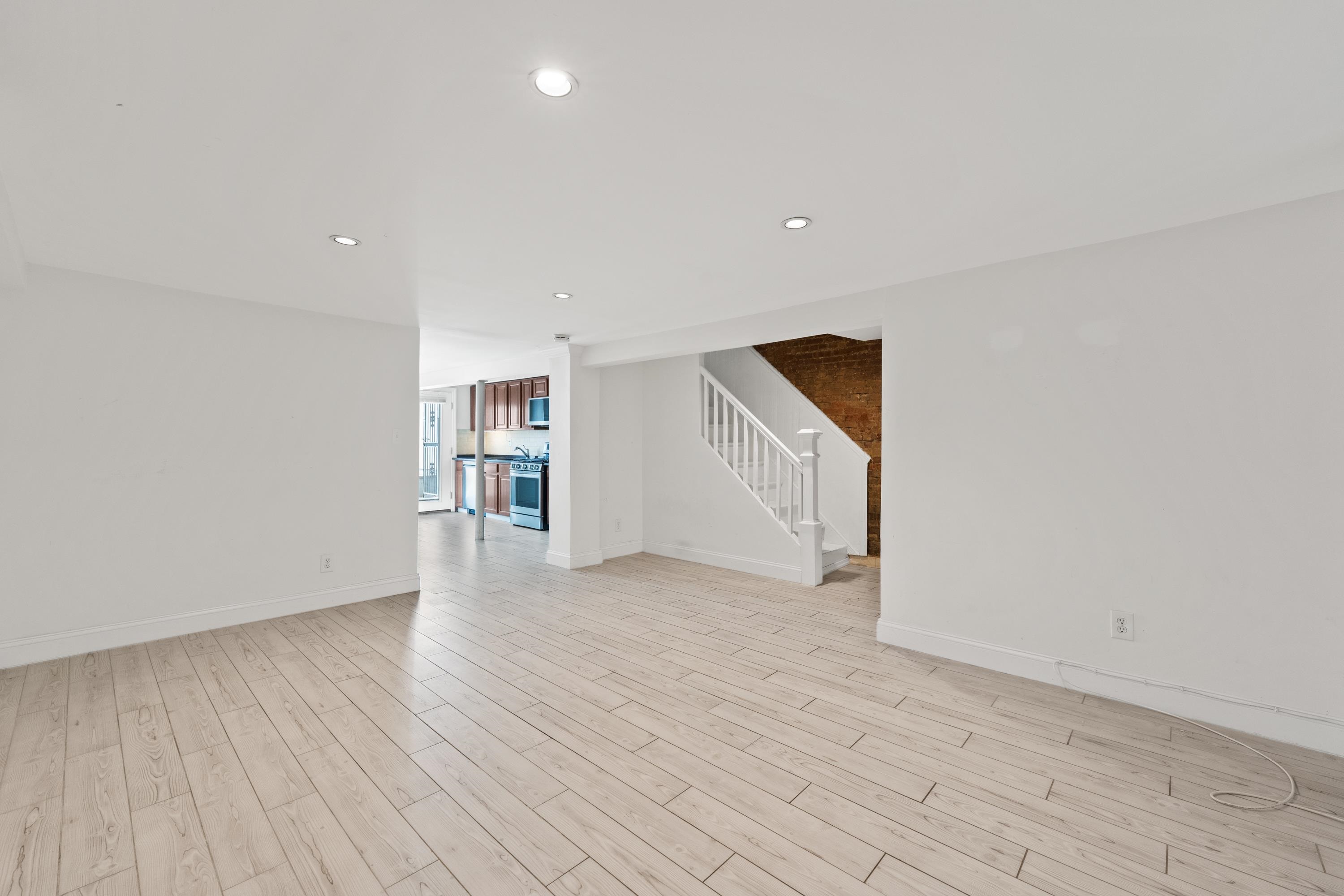 231 BRUNSWICK ST Unit: 1