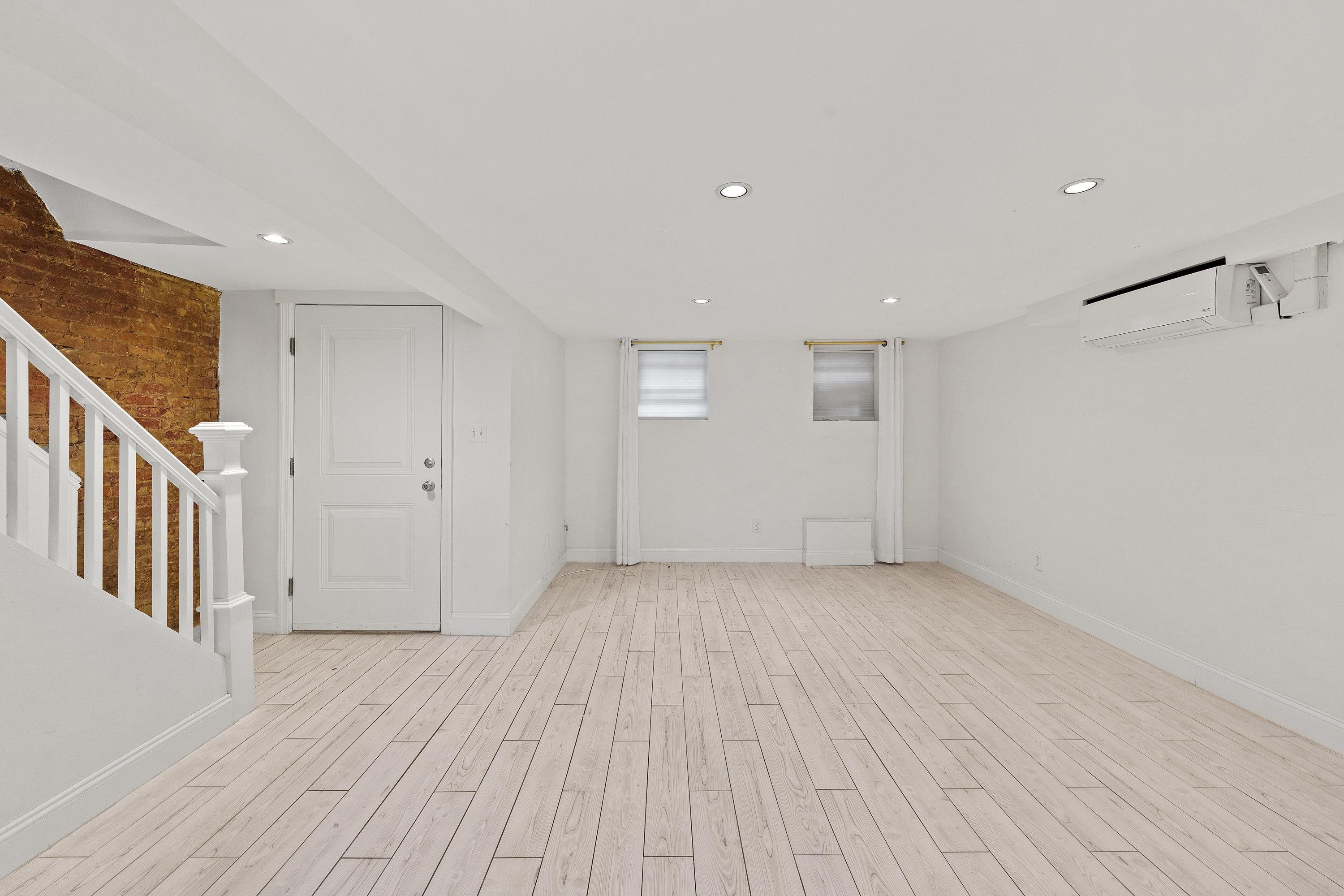 231 BRUNSWICK ST Unit: 1