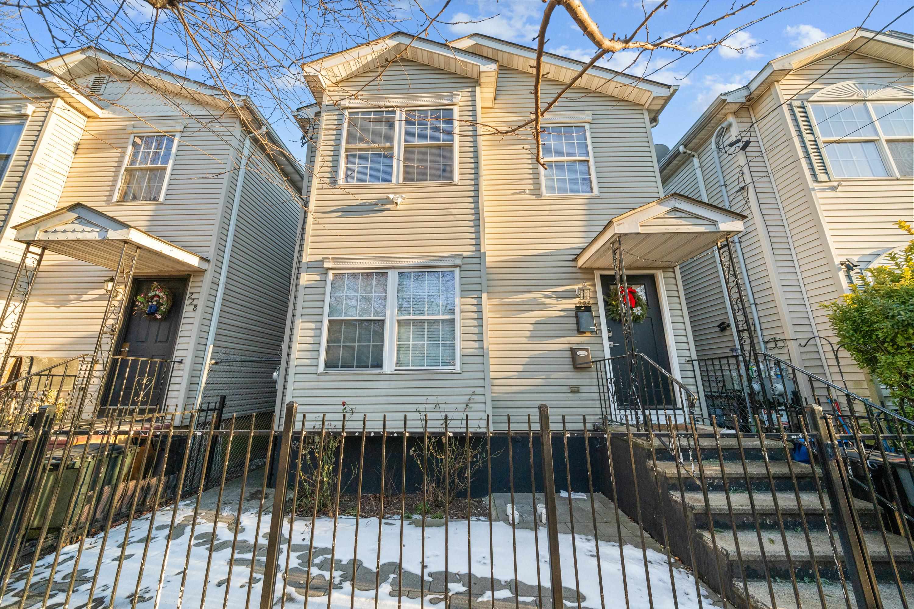224 WHITON ST