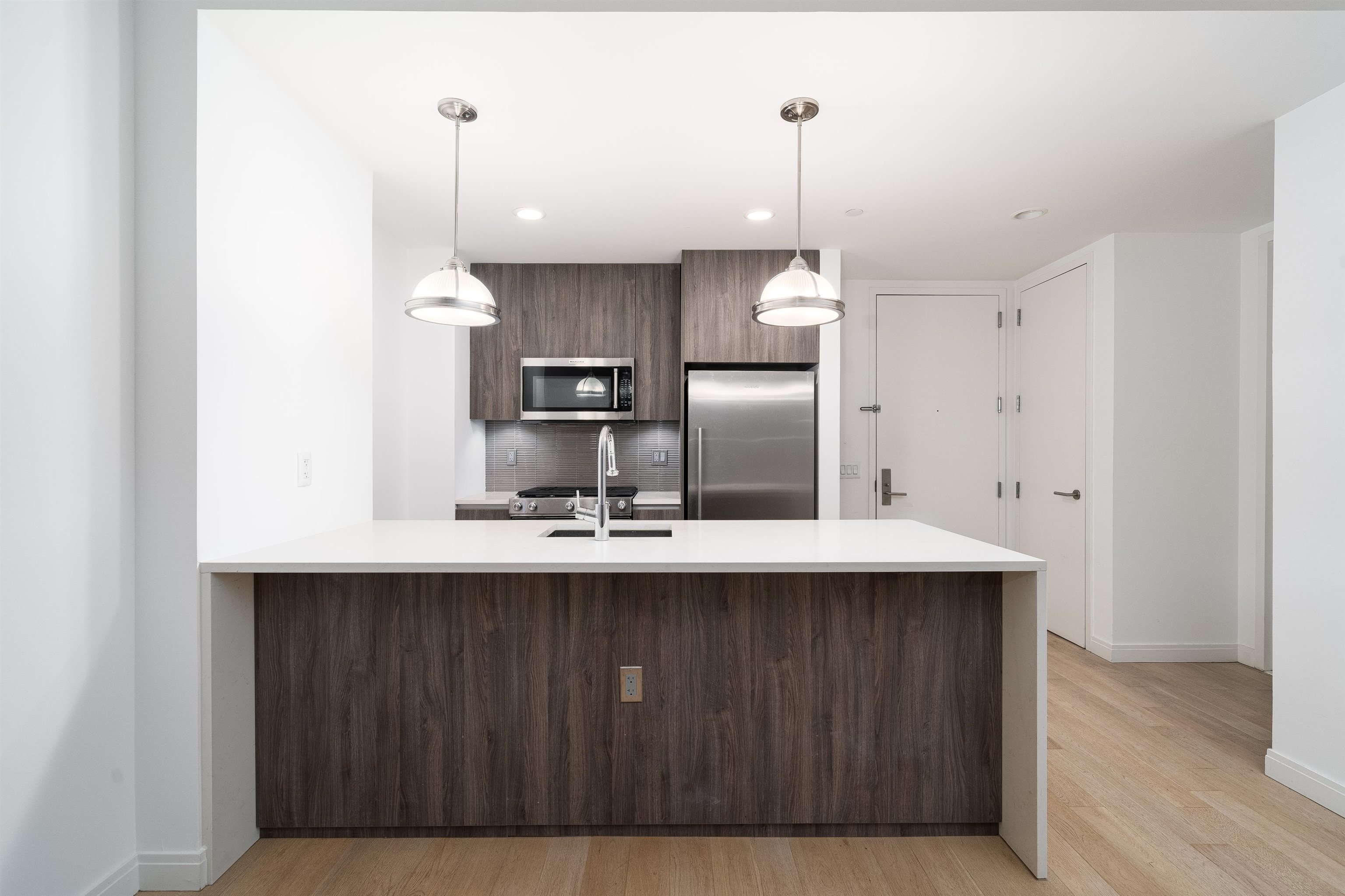 160 1ST ST Unit: 410