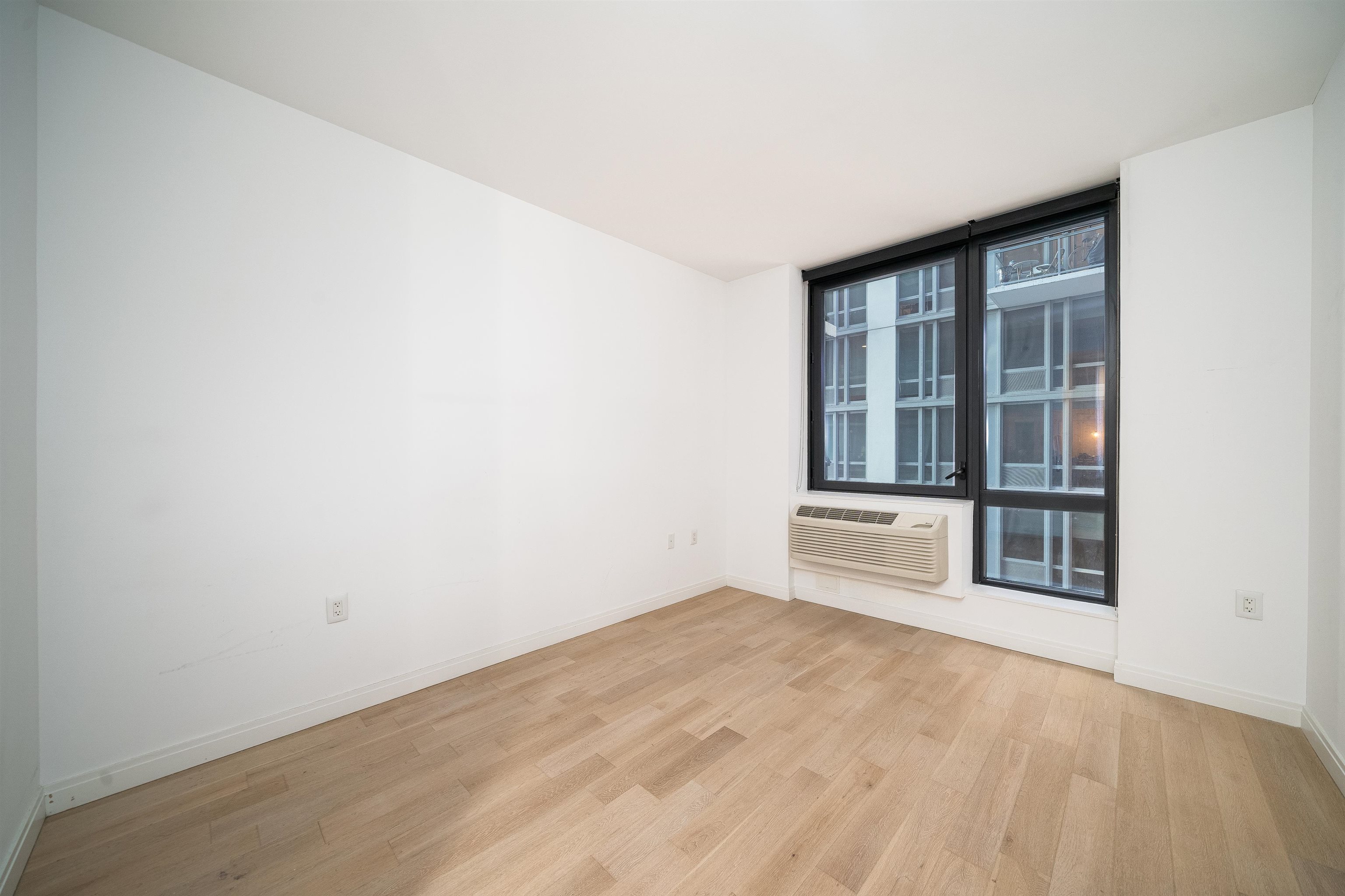 160 1ST ST Unit: 410
