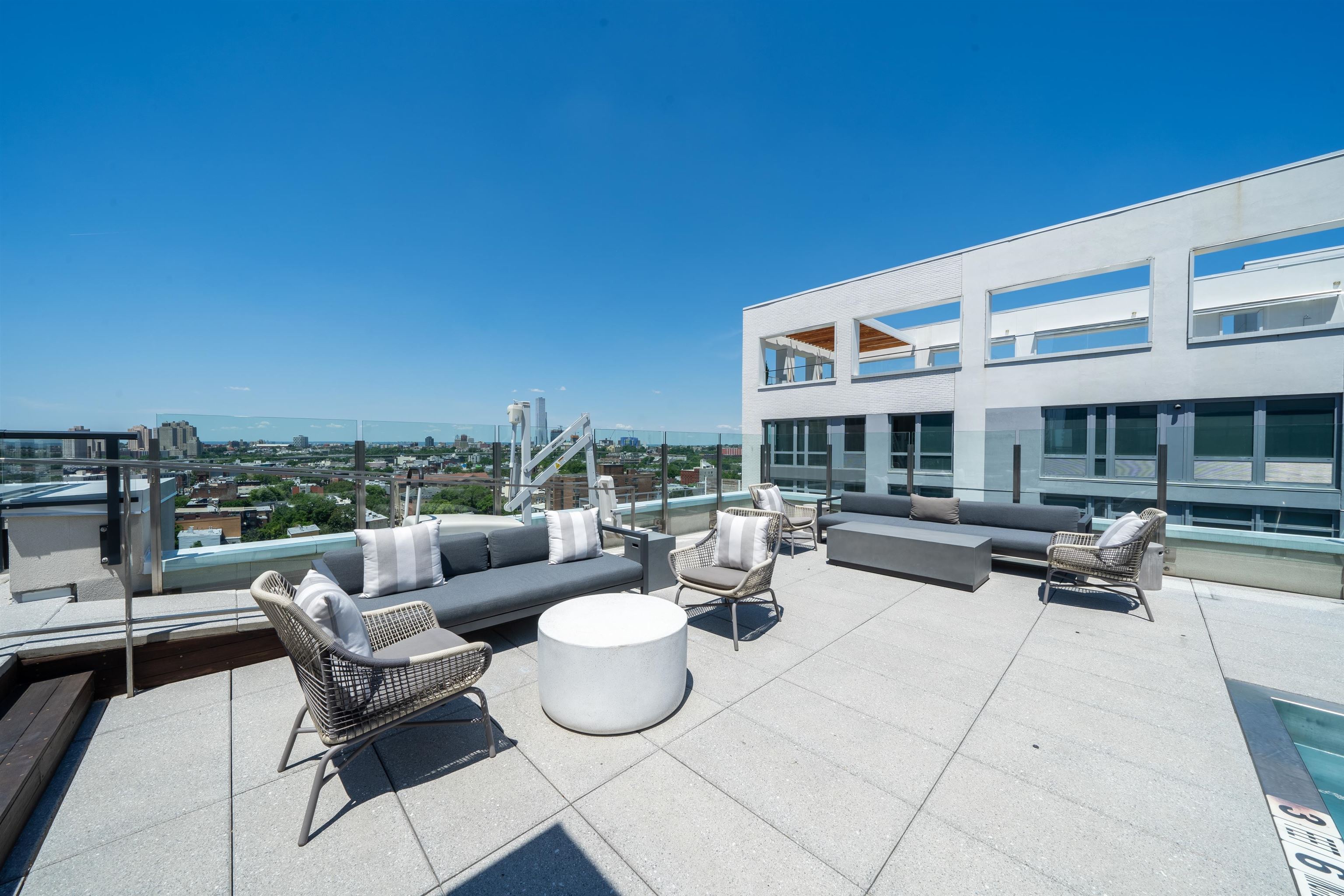 160 1ST ST Unit: 410