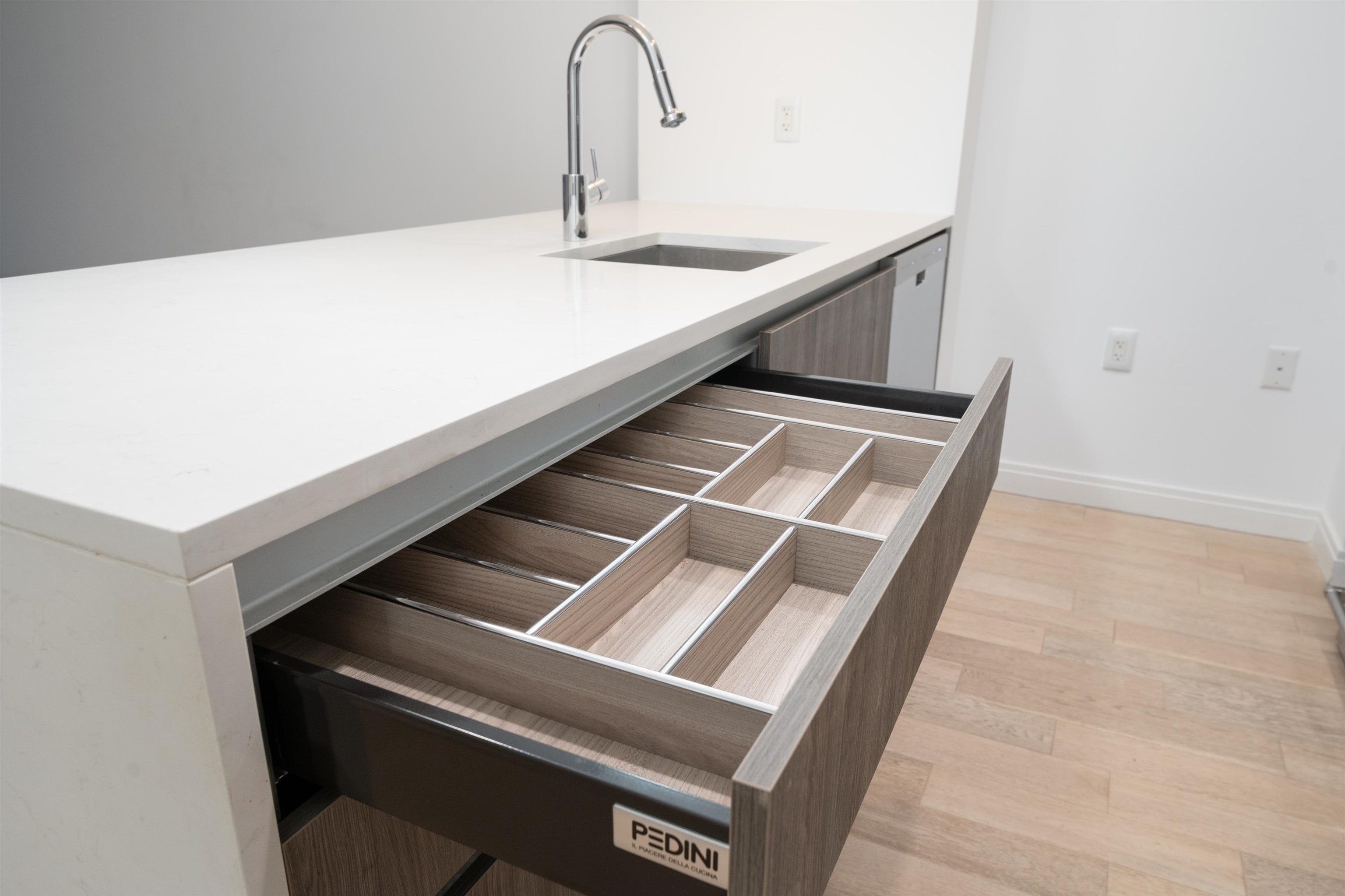 160 1ST ST Unit: 410