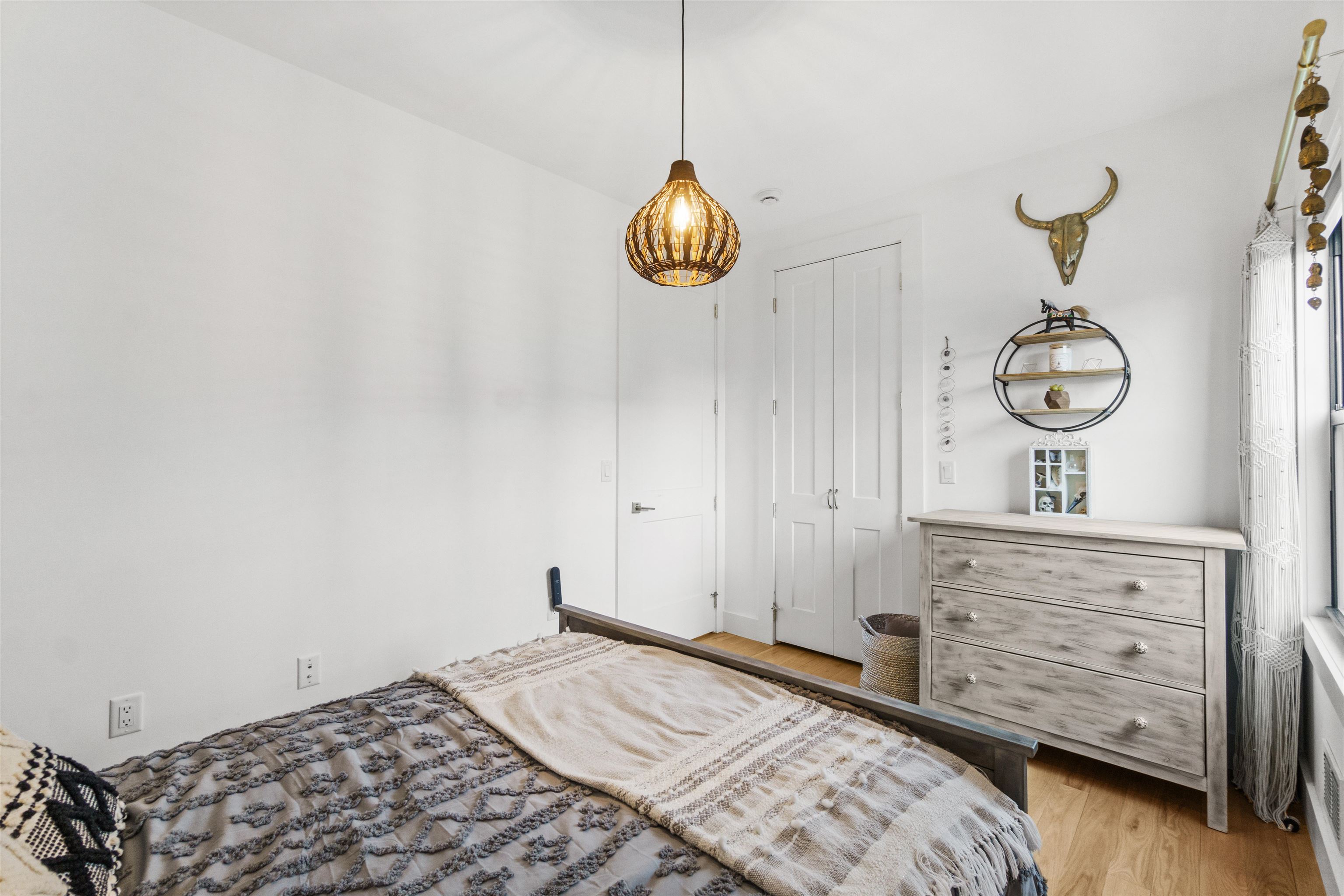 312 ARLINGTON AVE Unit: 1