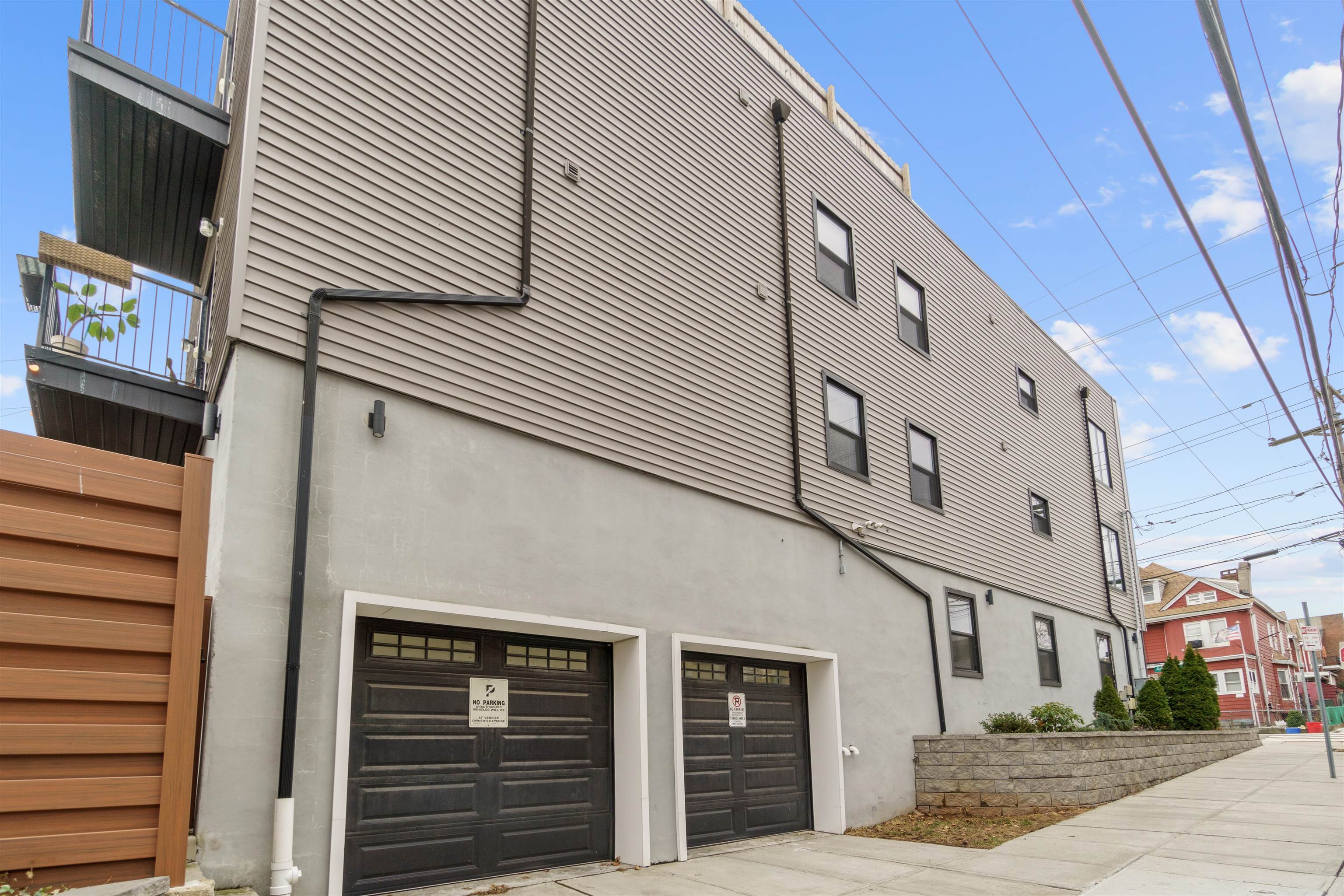 312 ARLINGTON AVE Unit: 1