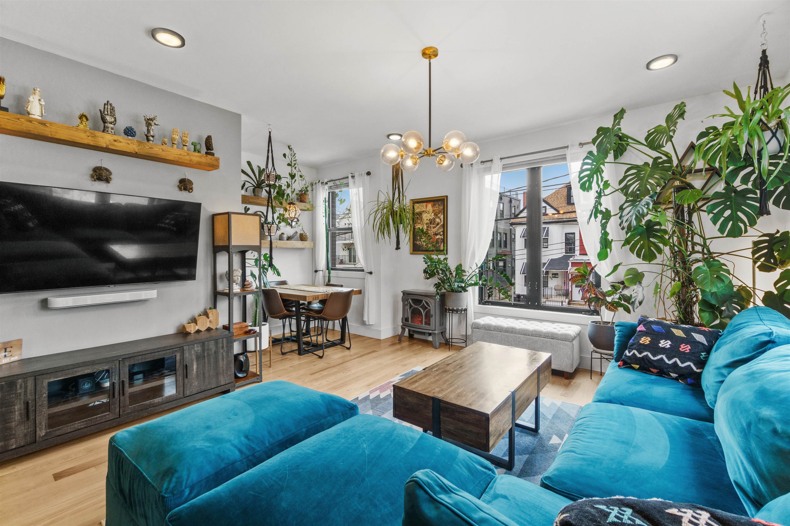 312 ARLINGTON AVE Unit: 1