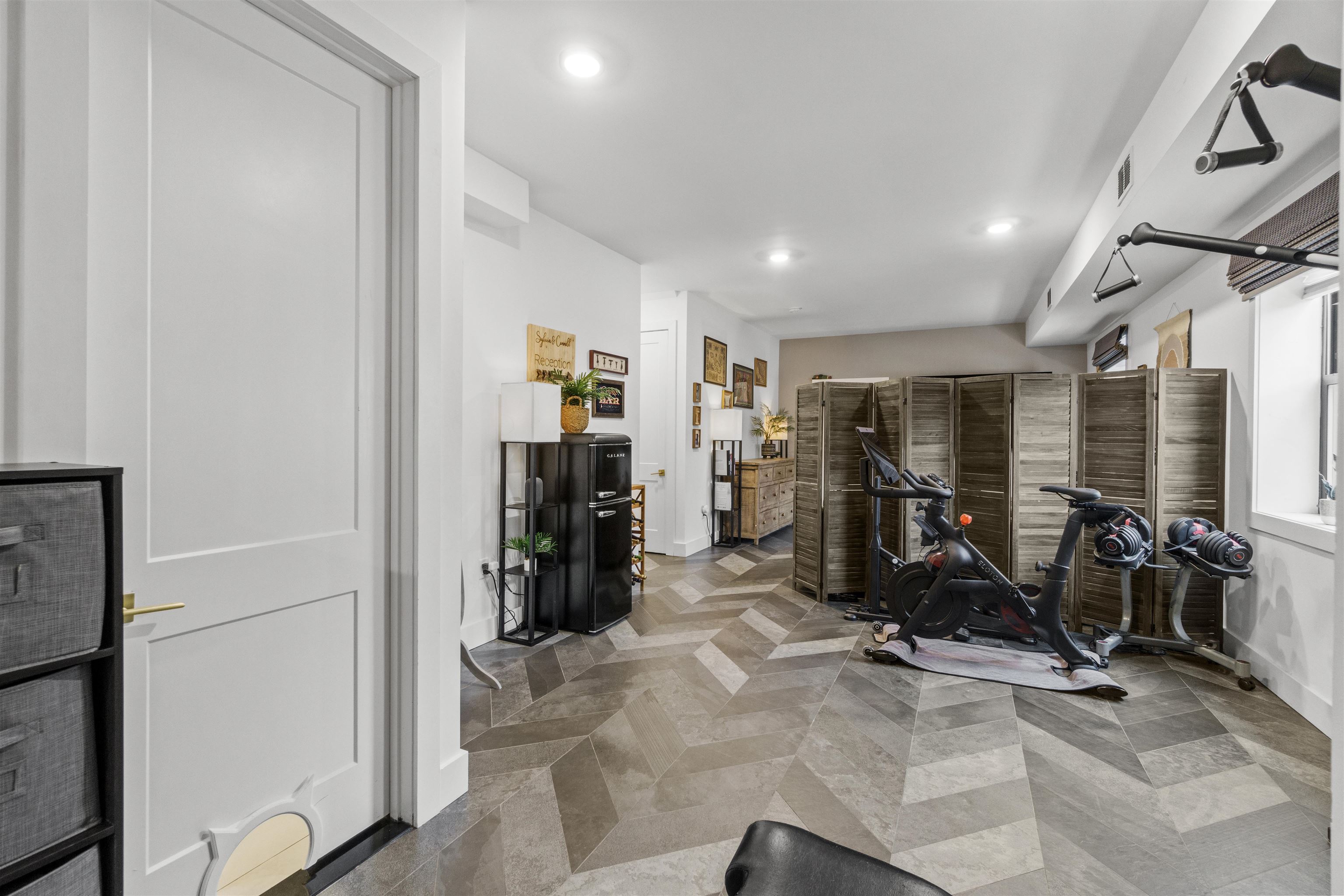 312 ARLINGTON AVE Unit: 1