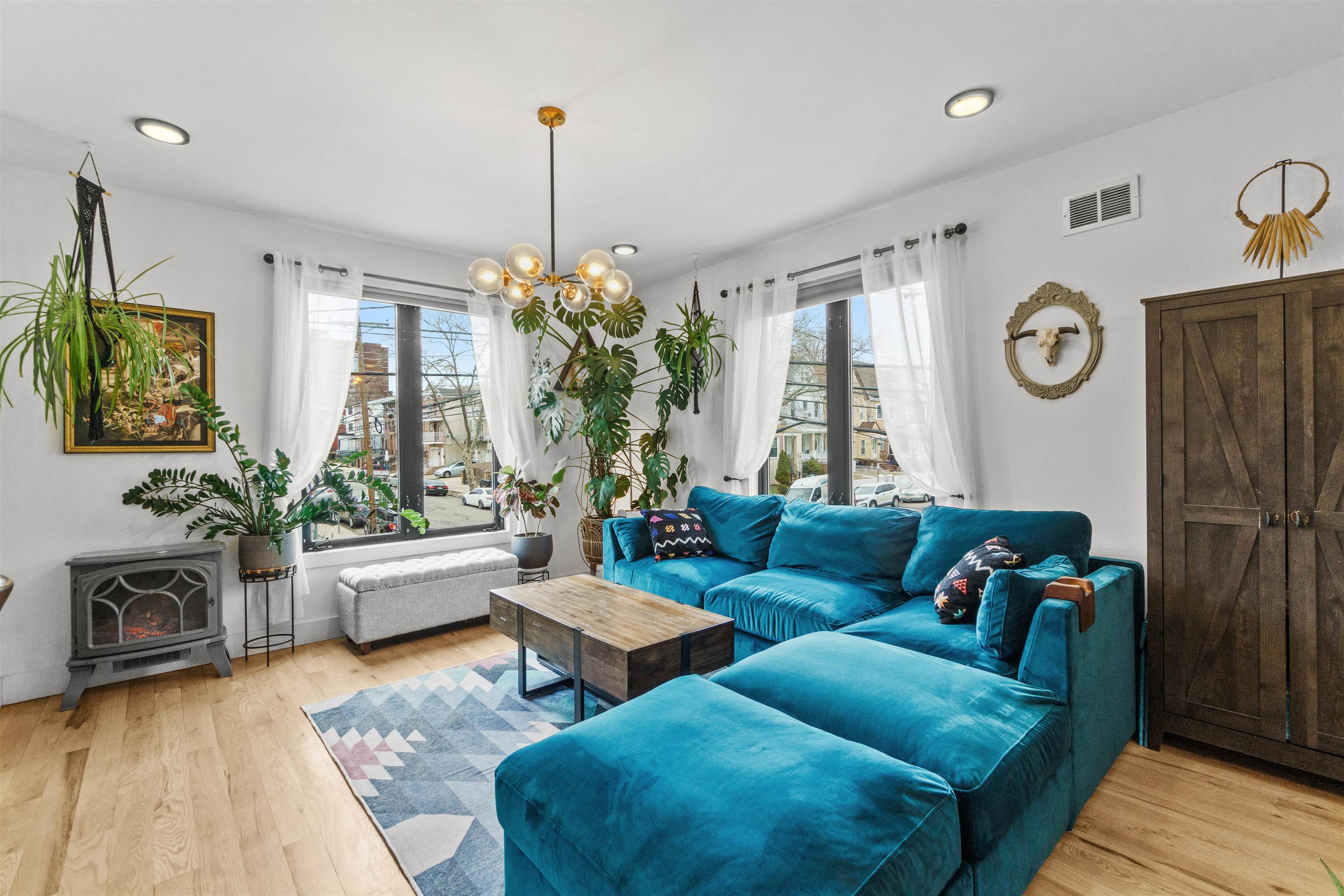 312 ARLINGTON AVE Unit: 1