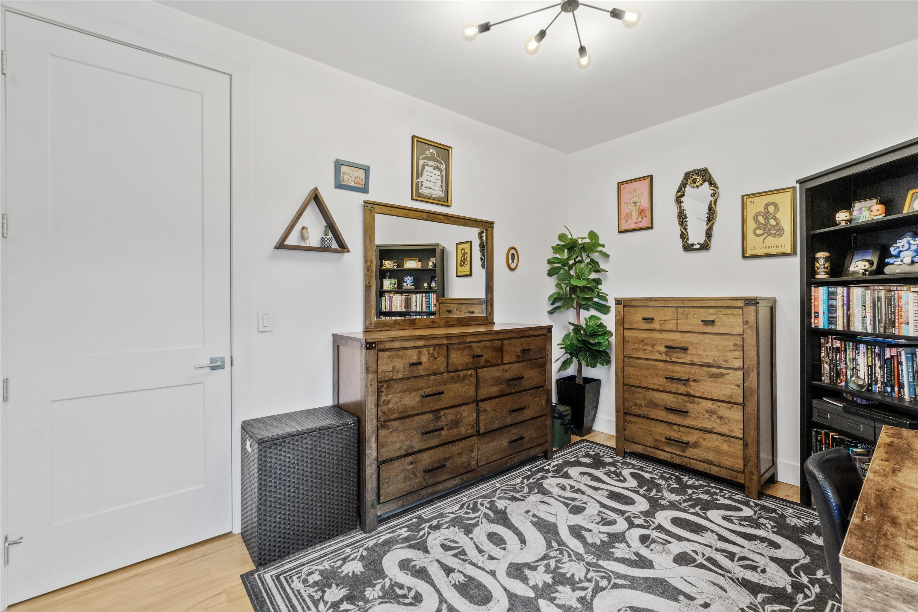312 ARLINGTON AVE Unit: 1