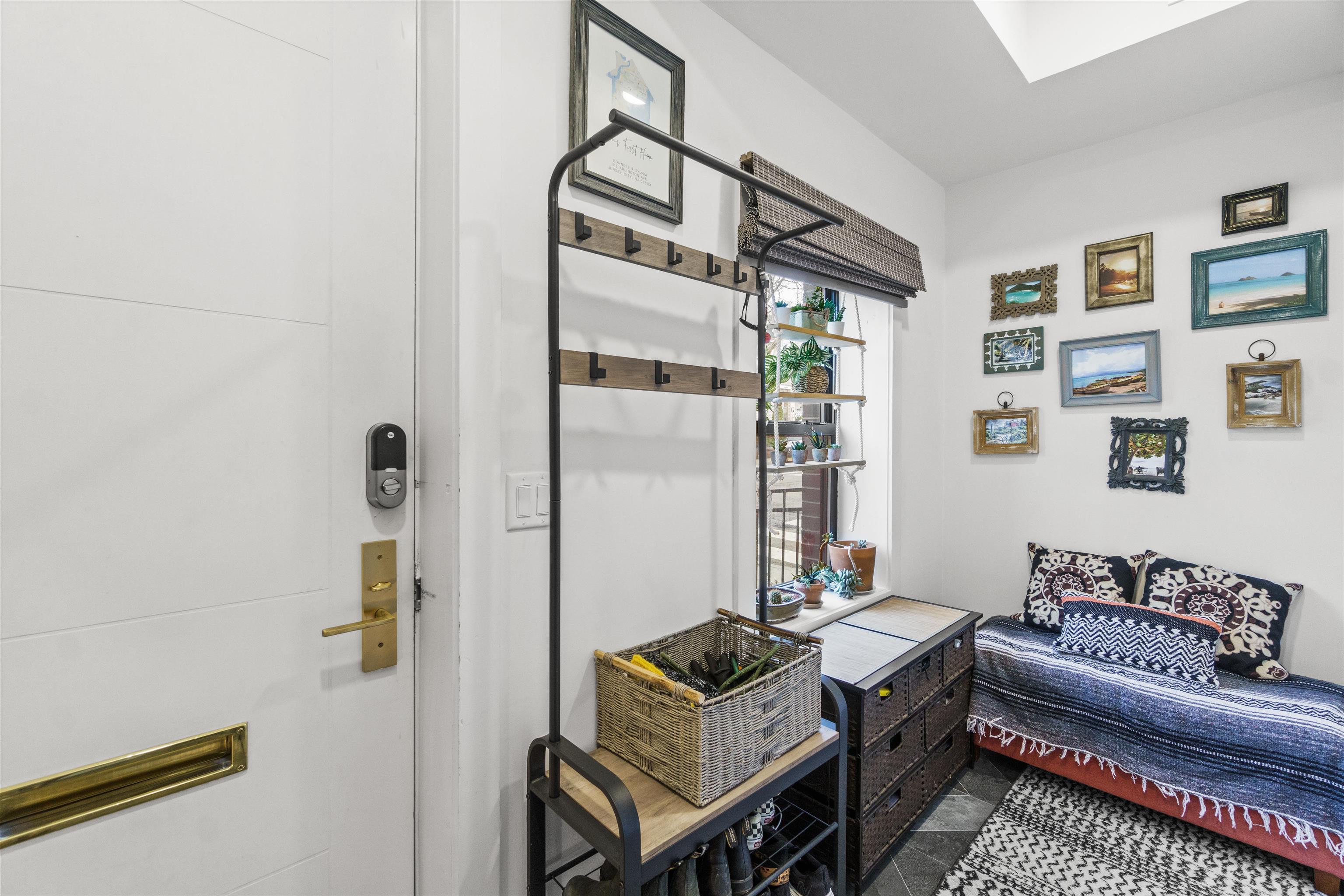 312 ARLINGTON AVE Unit: 1