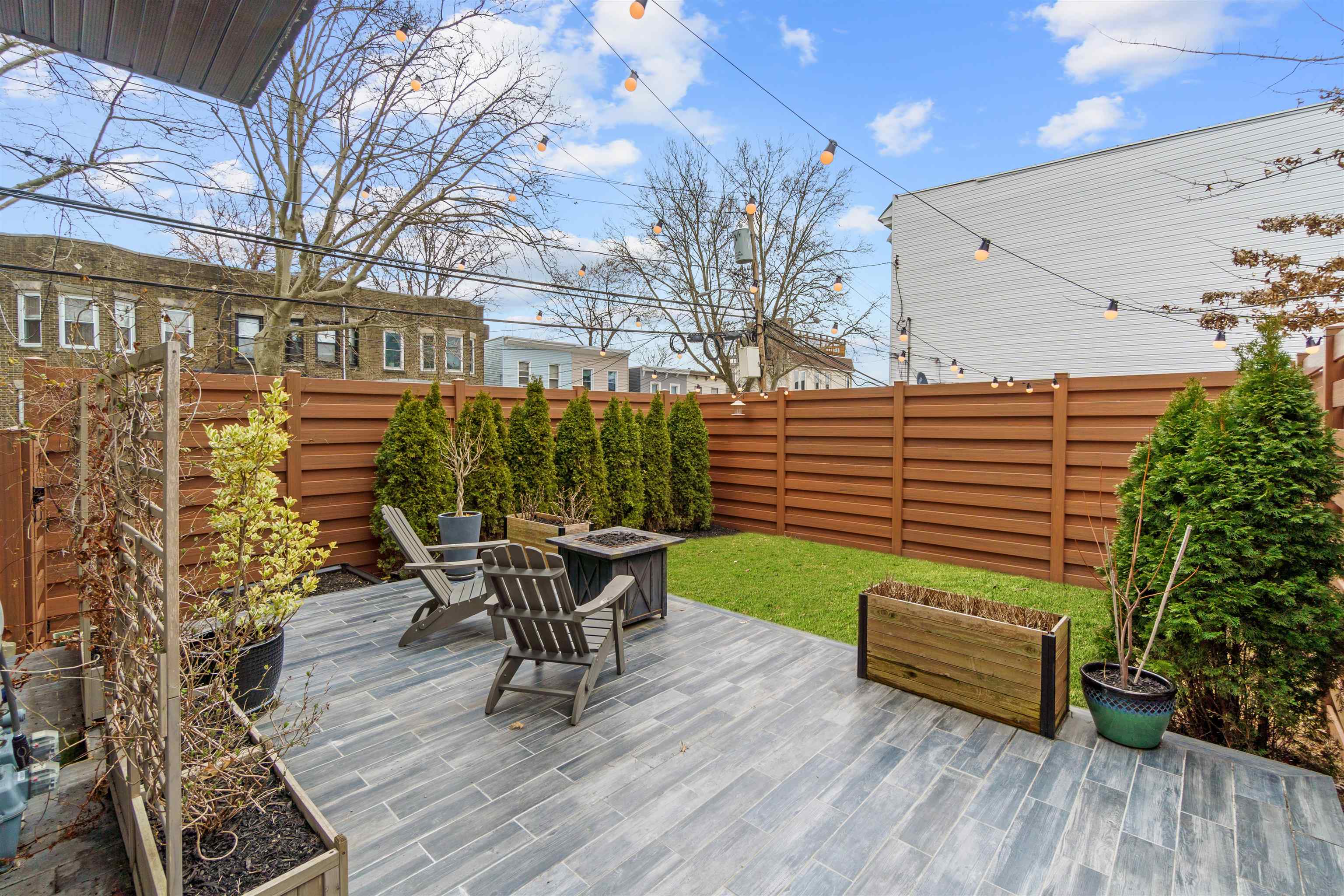 312 ARLINGTON AVE Unit: 1