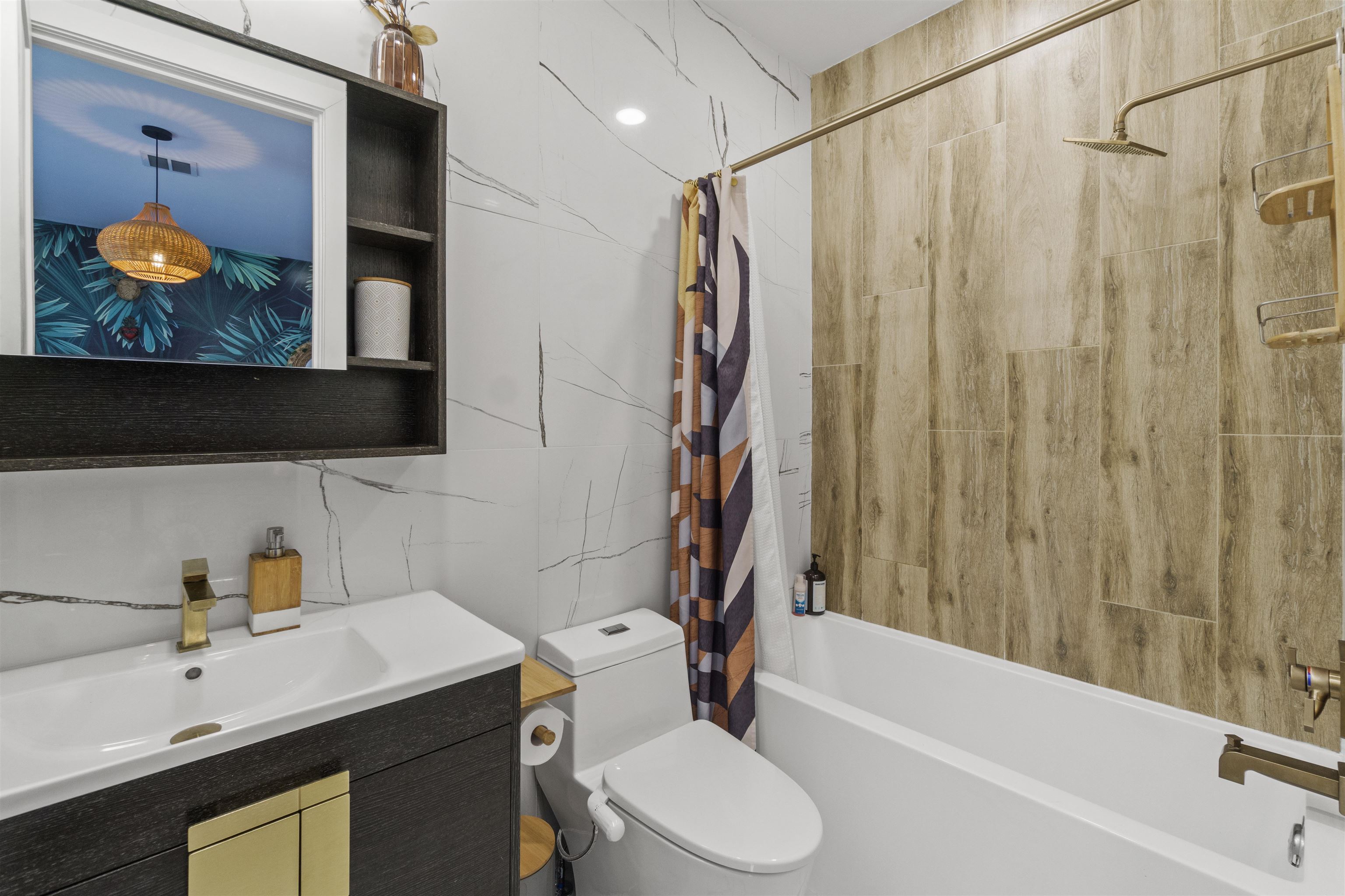 312 ARLINGTON AVE Unit: 1
