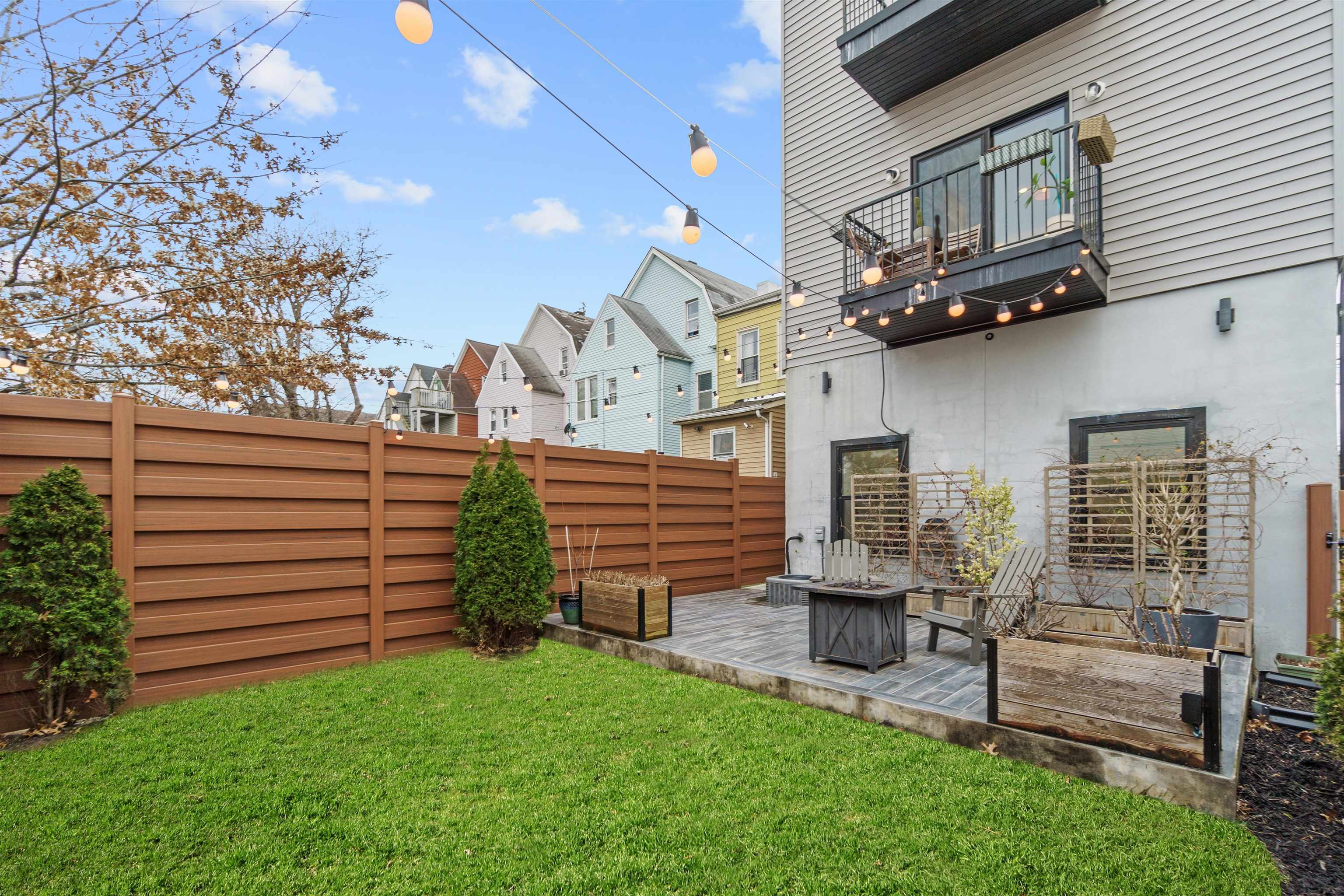 312 ARLINGTON AVE Unit: 1