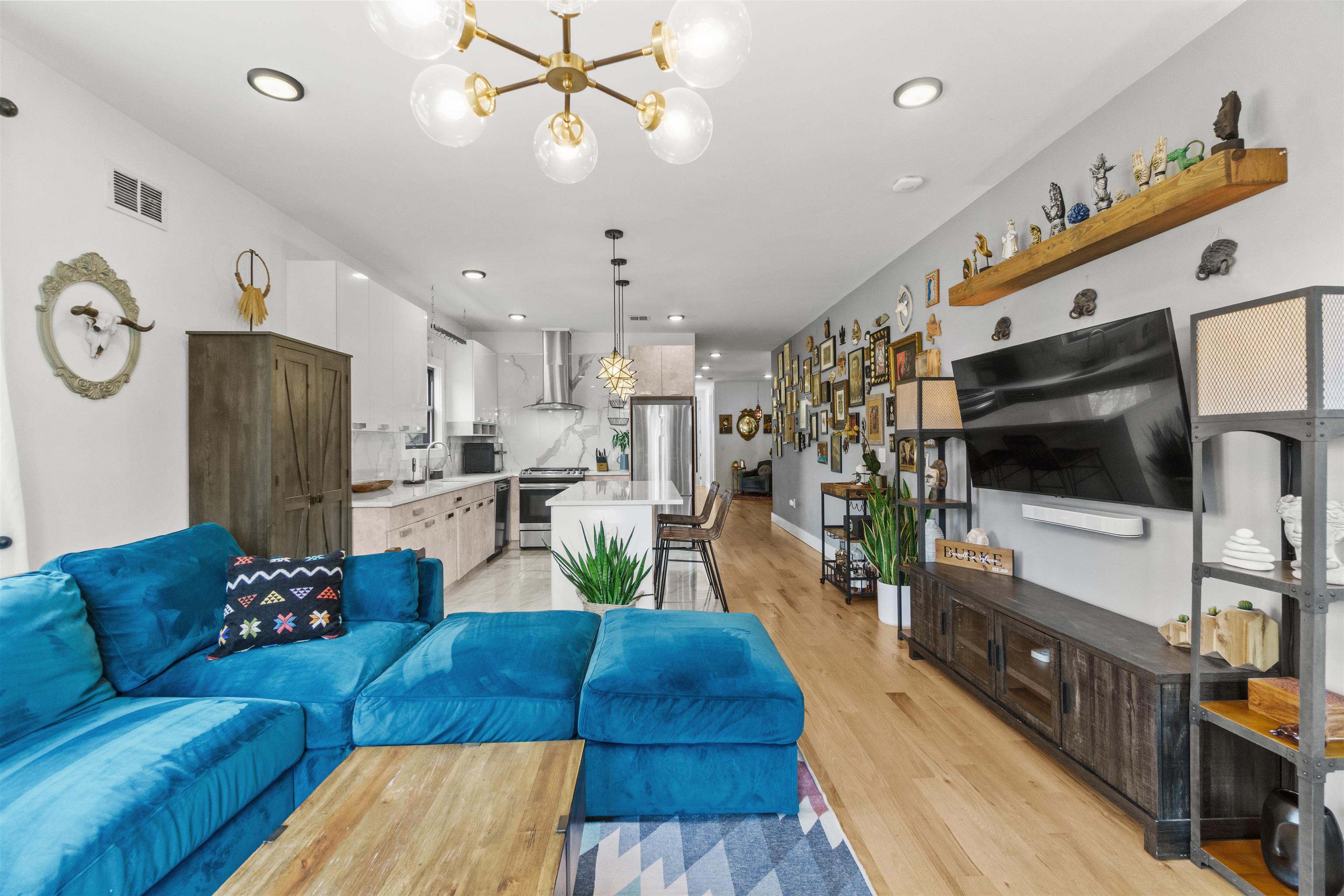312 ARLINGTON AVE Unit: 1