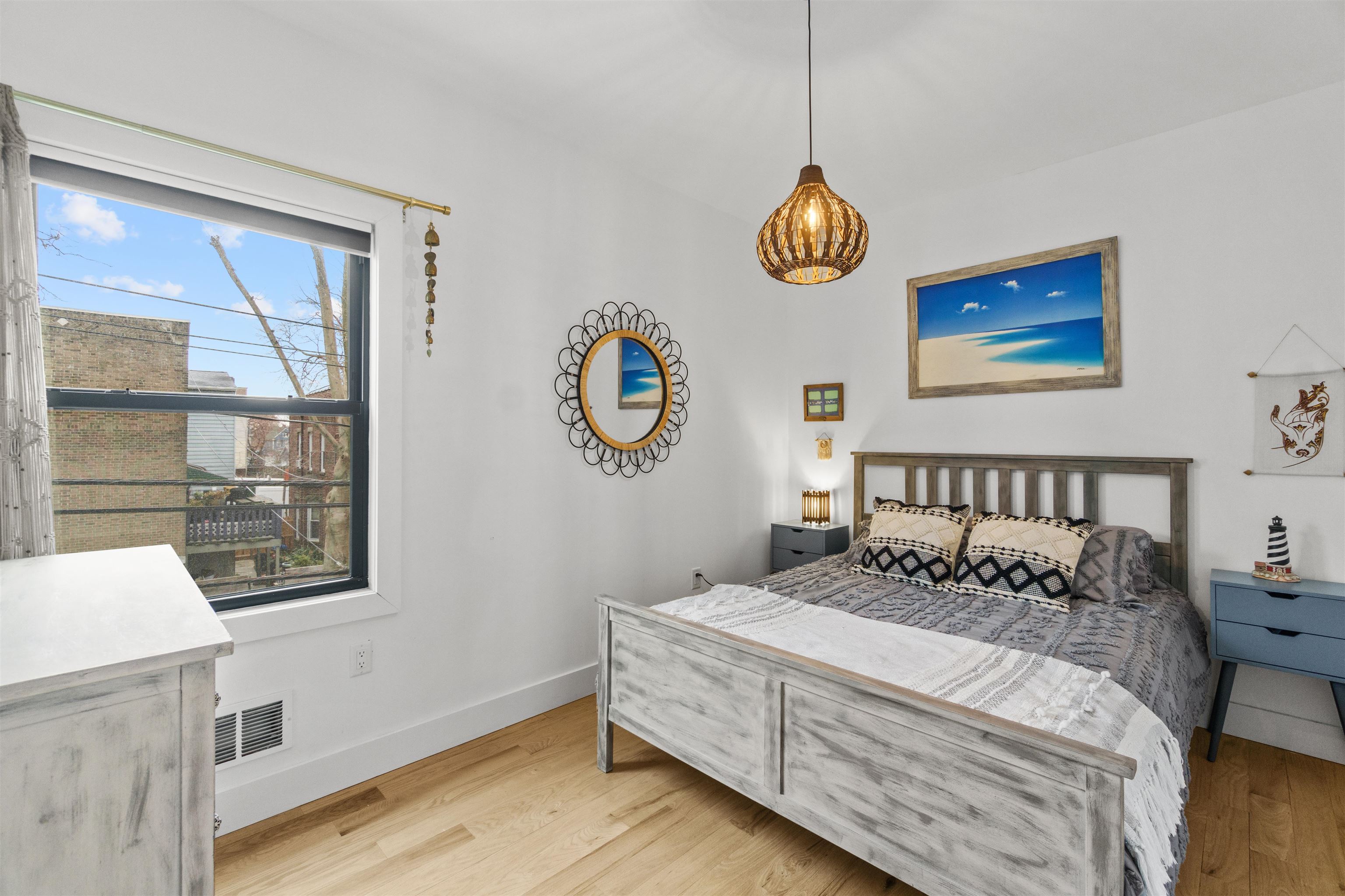 312 ARLINGTON AVE Unit: 1