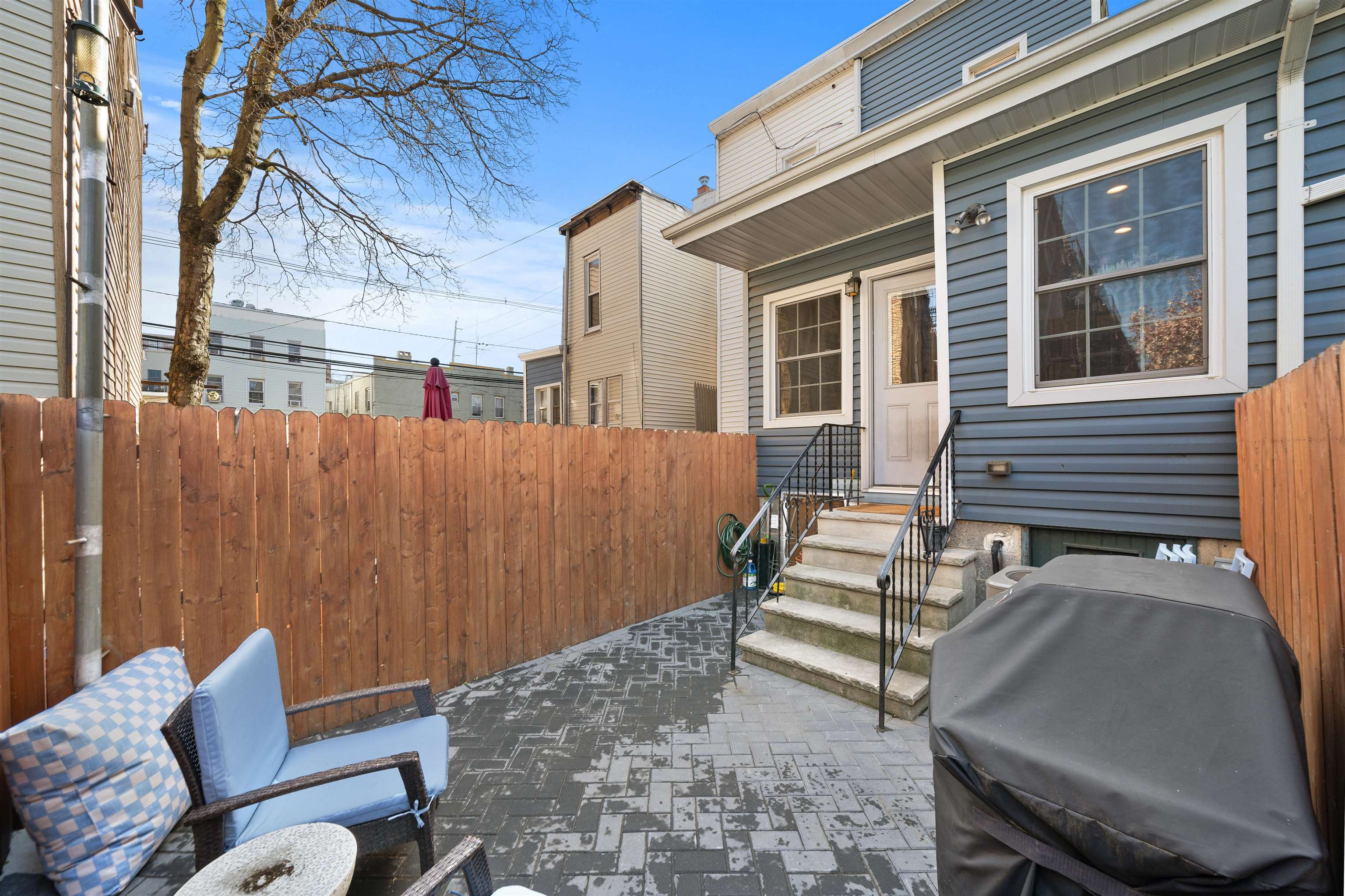 417 BALDWIN AVE