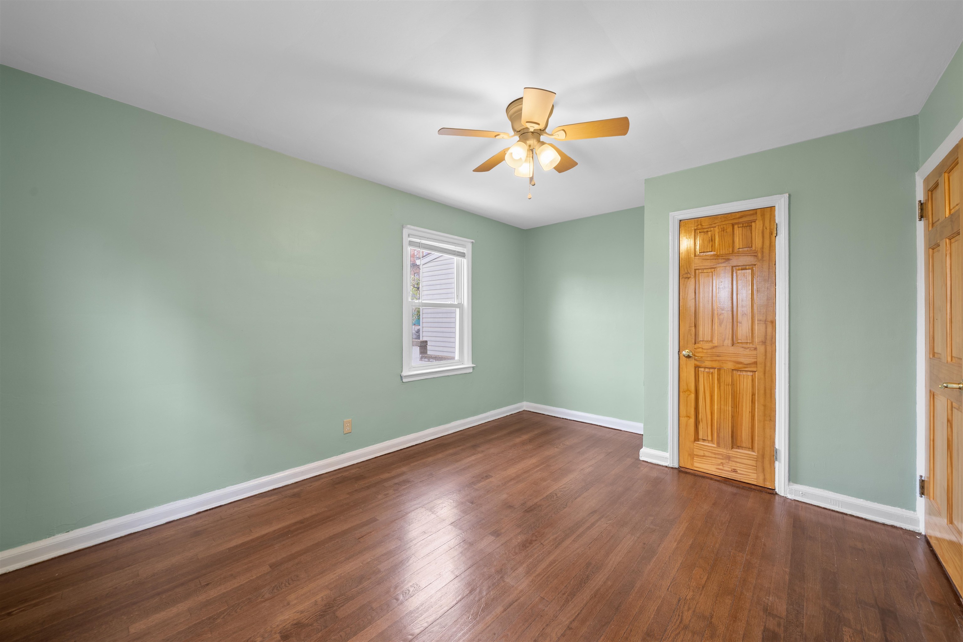 31 BROADWAY Unit: 1