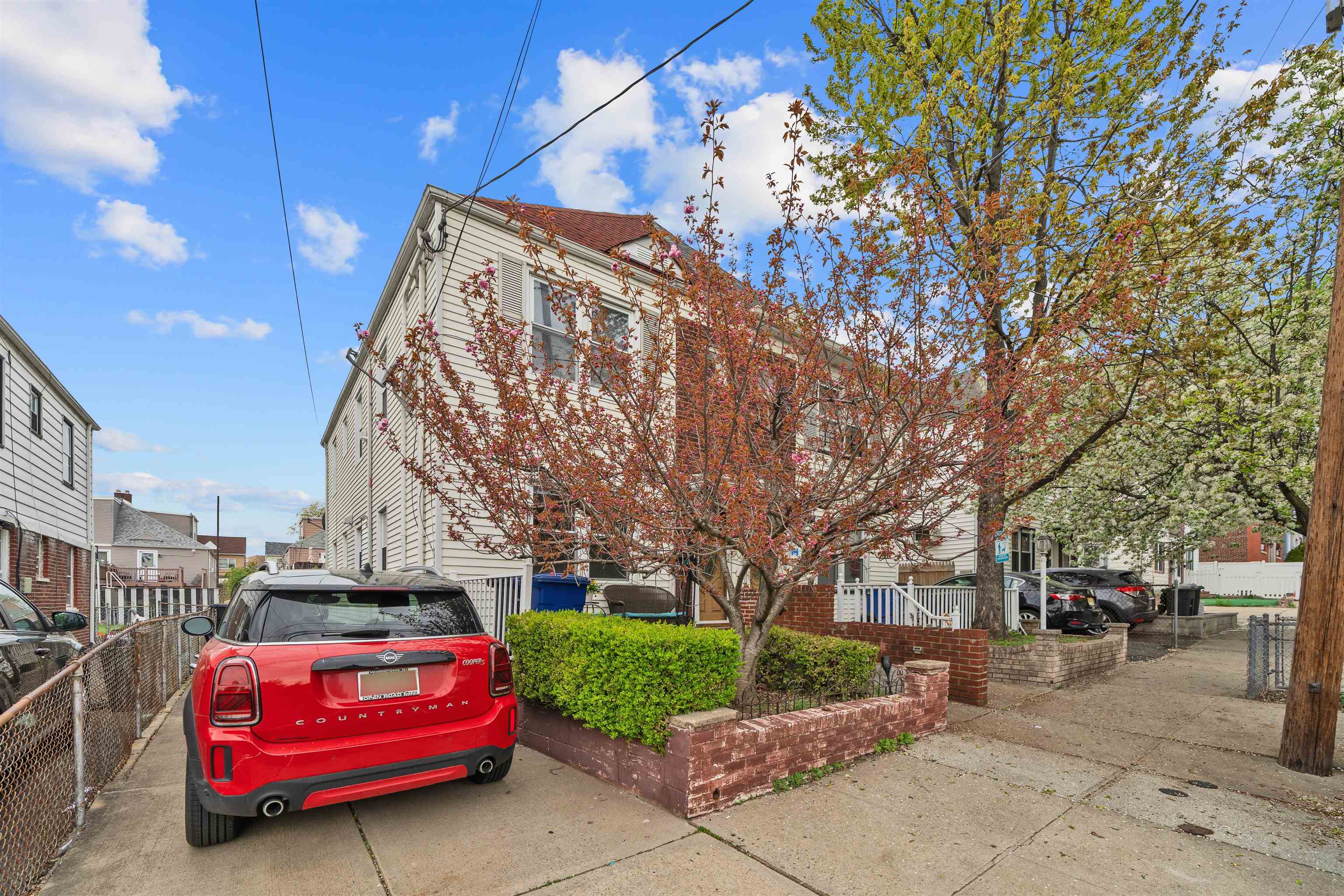 31 BROADWAY Unit: 1