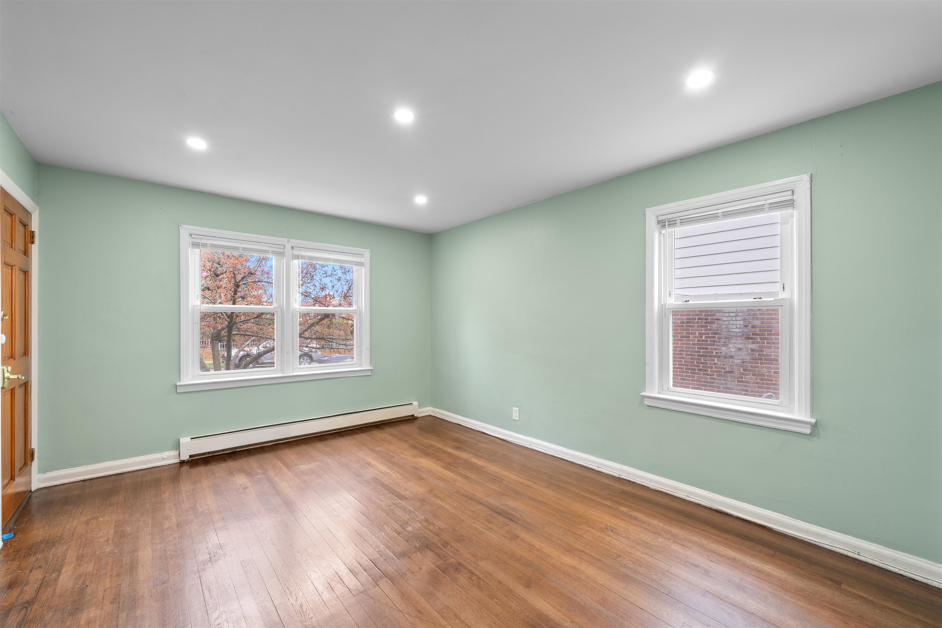 31 BROADWAY Unit: 1
