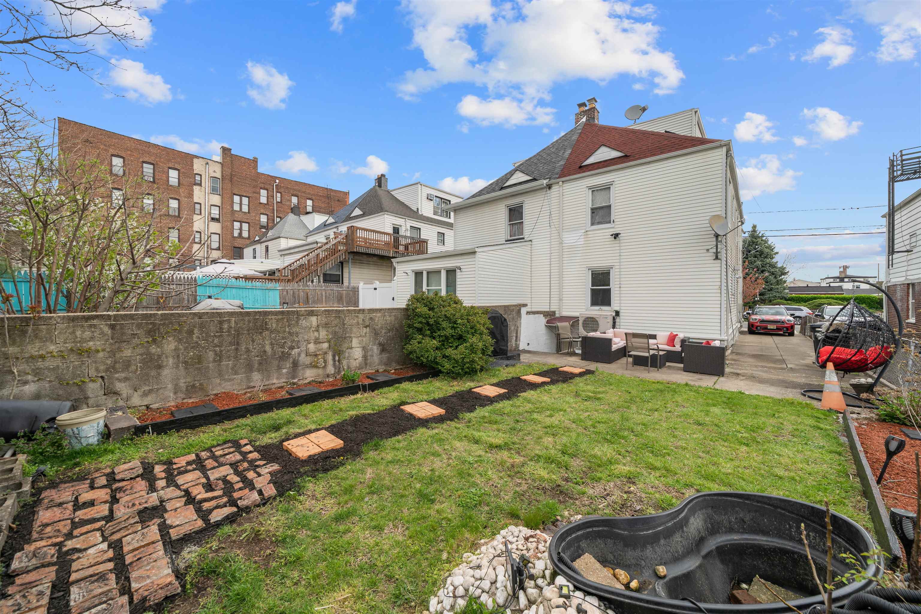 31 BROADWAY Unit: 1