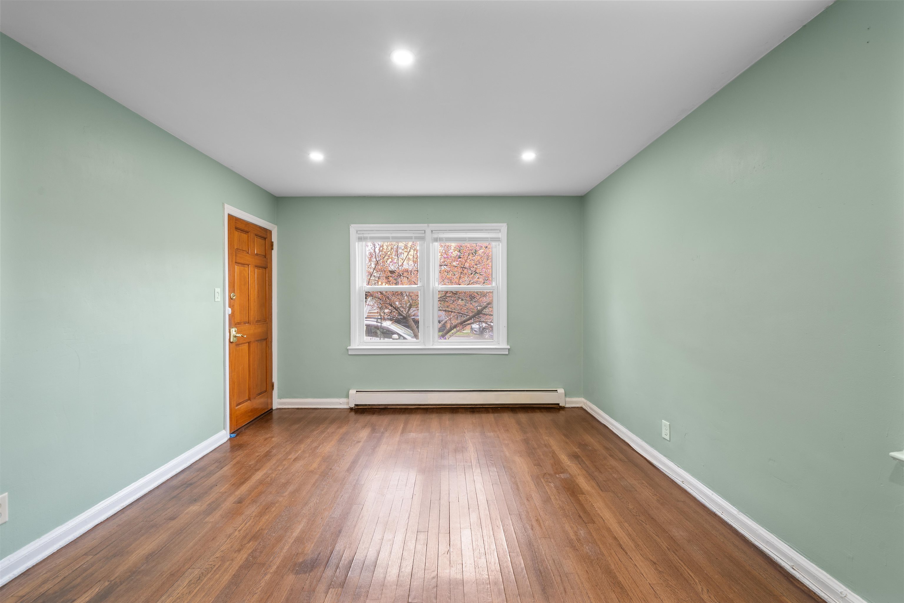 31 BROADWAY Unit: 1