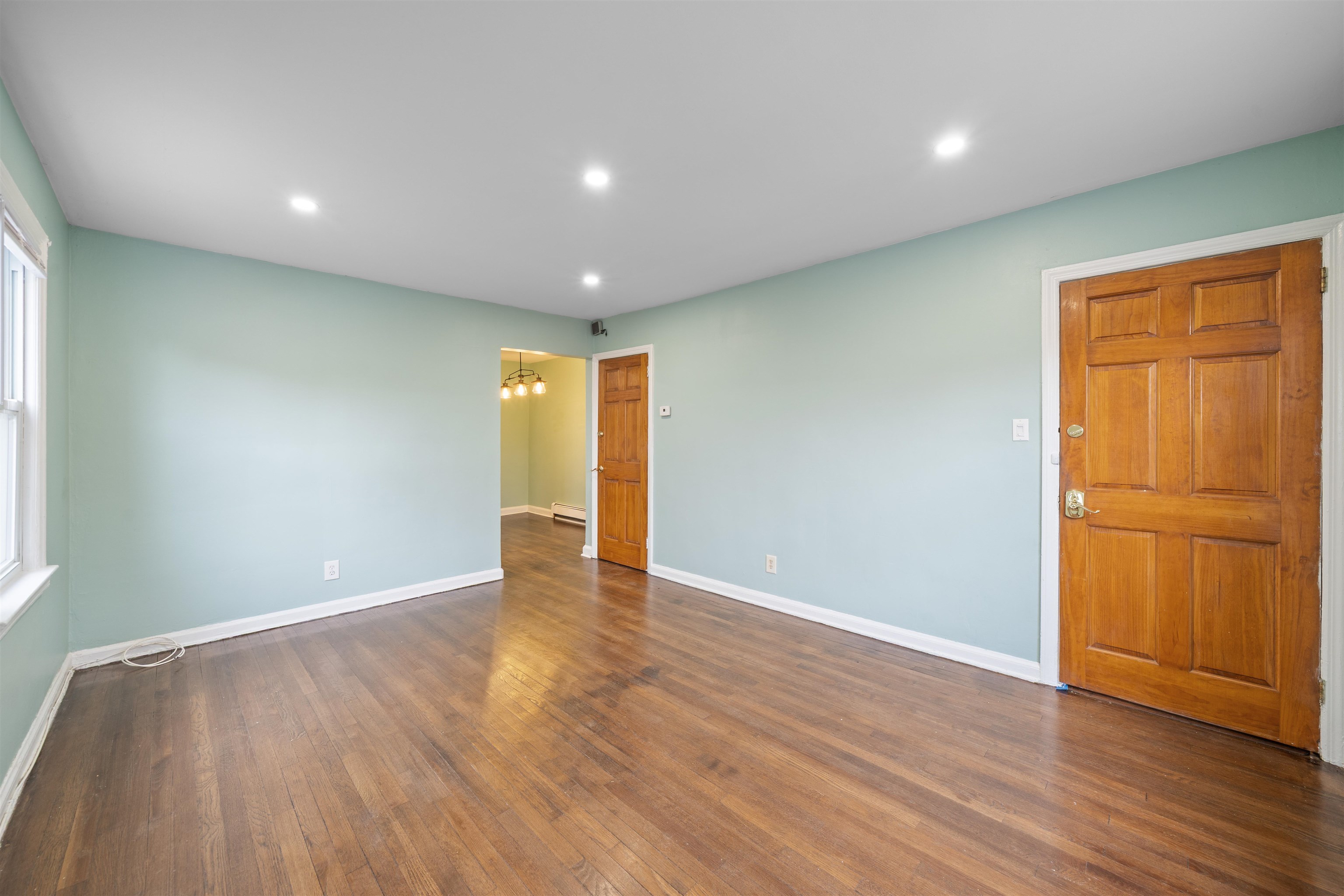 31 BROADWAY Unit: 1