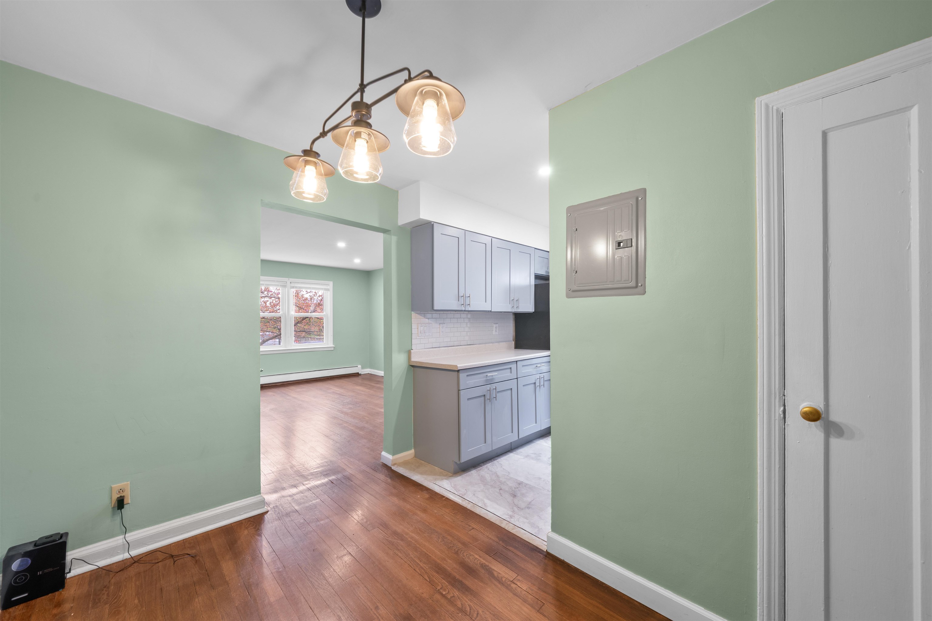 31 BROADWAY Unit: 1